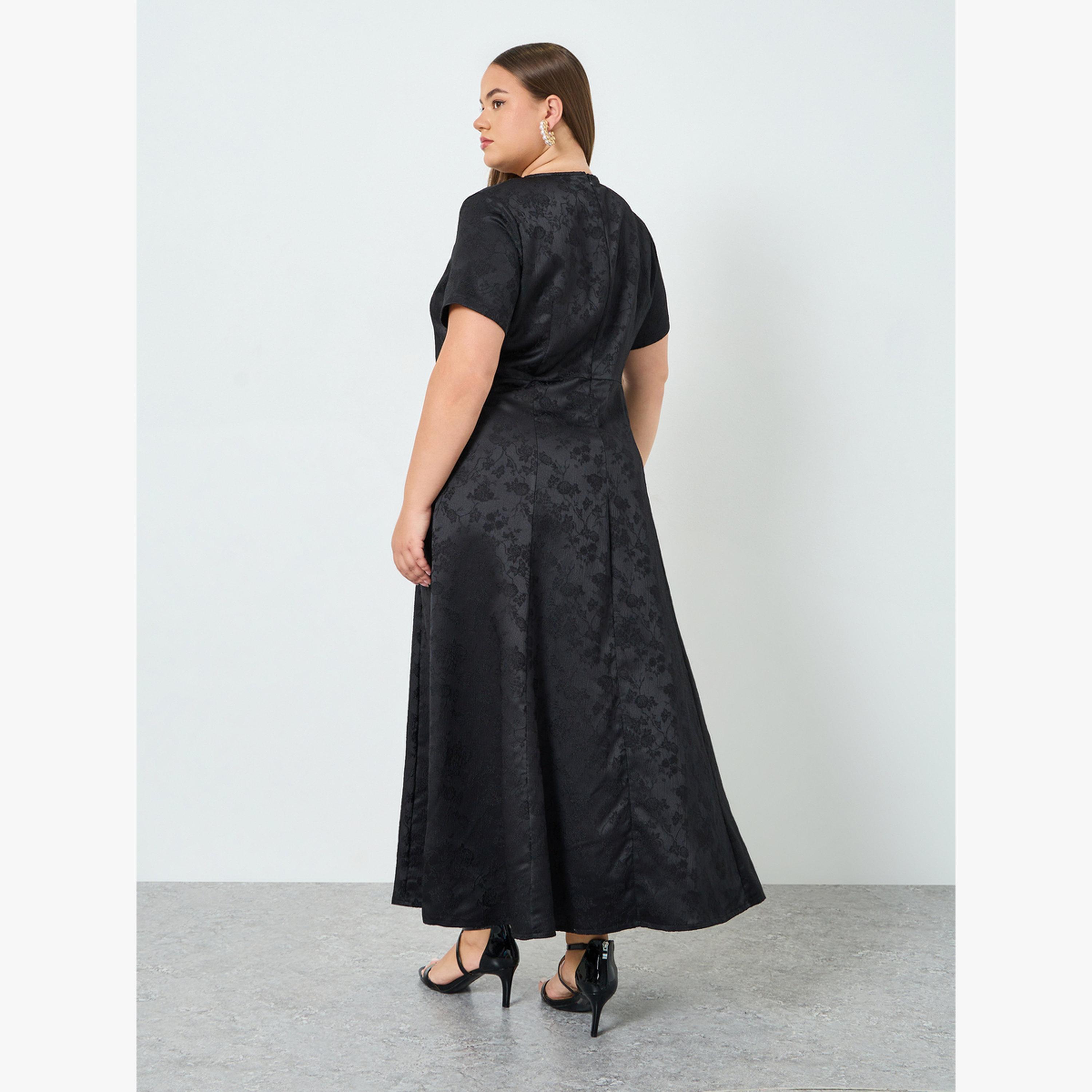 Styli Plus Size Jacquard A-Line Maxi Dress-women-clothing-dresses-image-4