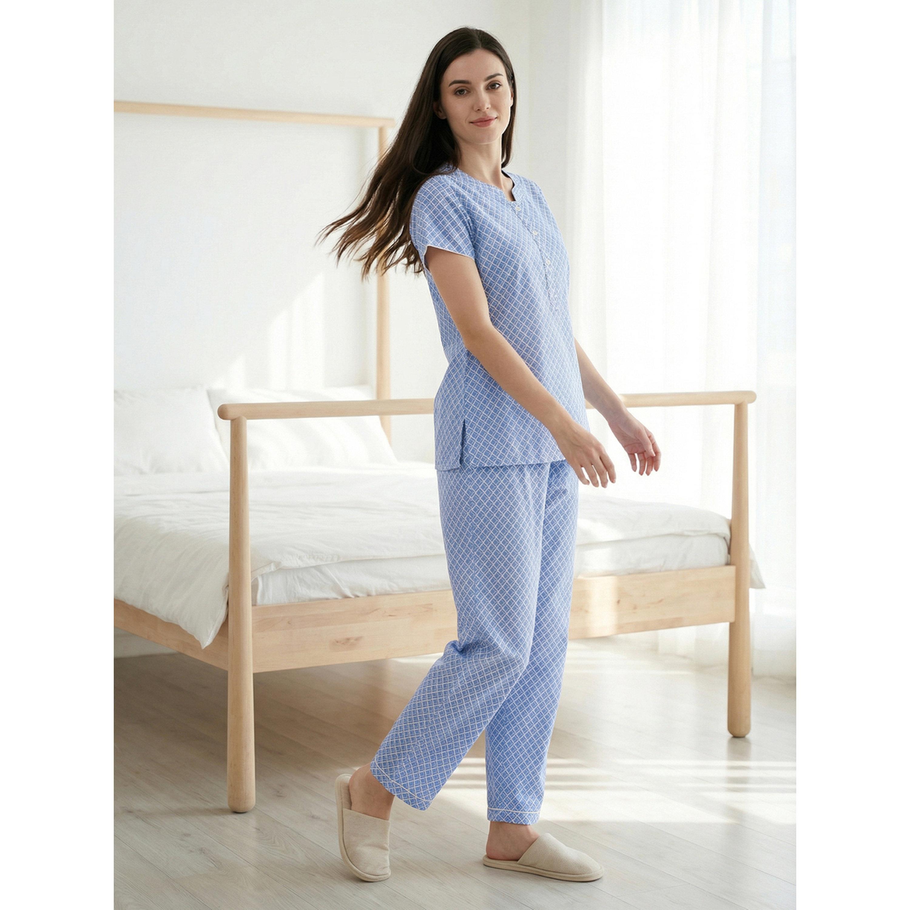 طقم بيجاما من بنطال وبلوزة بطبعة هندسية-women-clothing-nightwear-pyjamas-longsets-image-4
