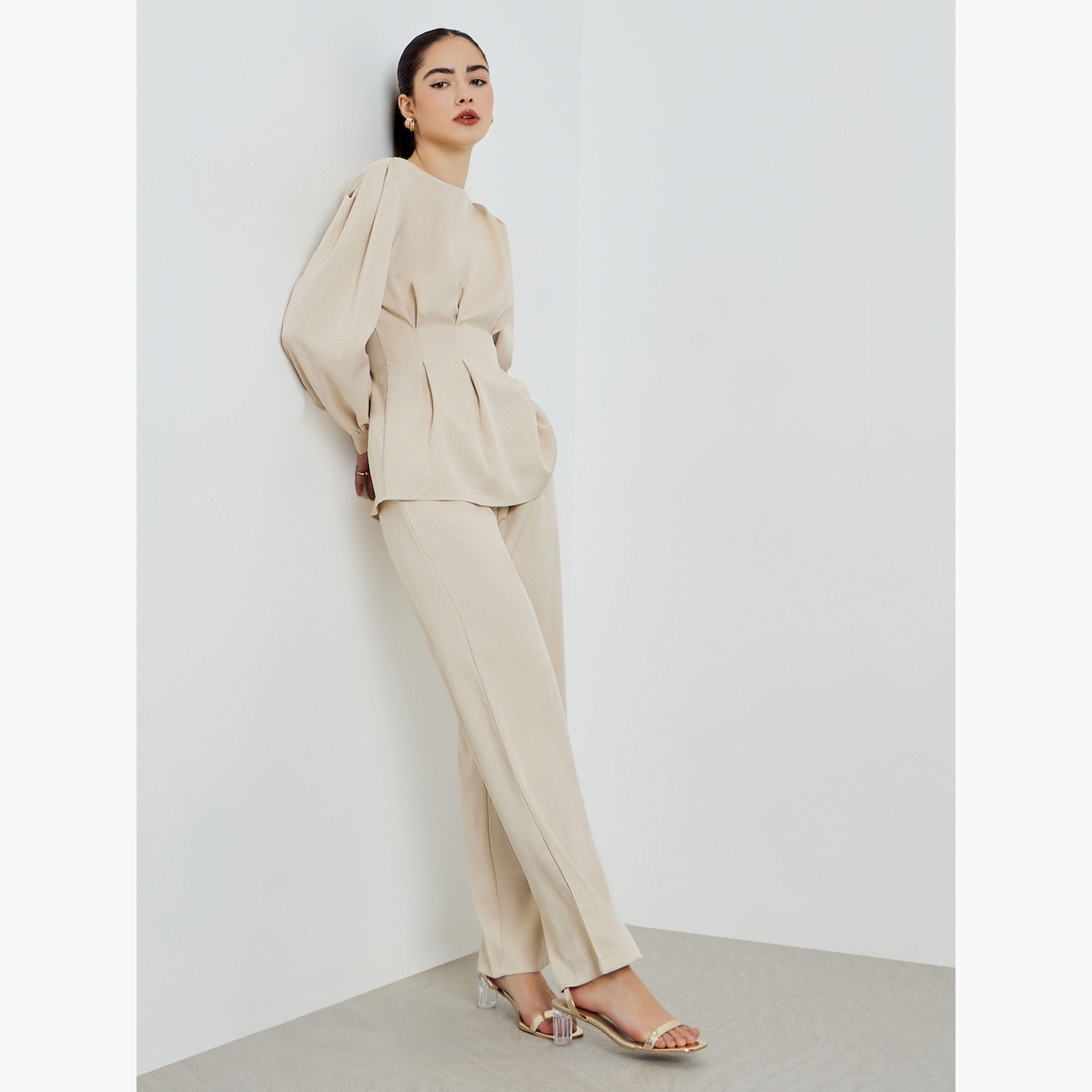طقم منسق من بنطال بأرجل واسعة وبلوزة بأكمام طويلة وكسرات-women-clothing-coordsets-image-3