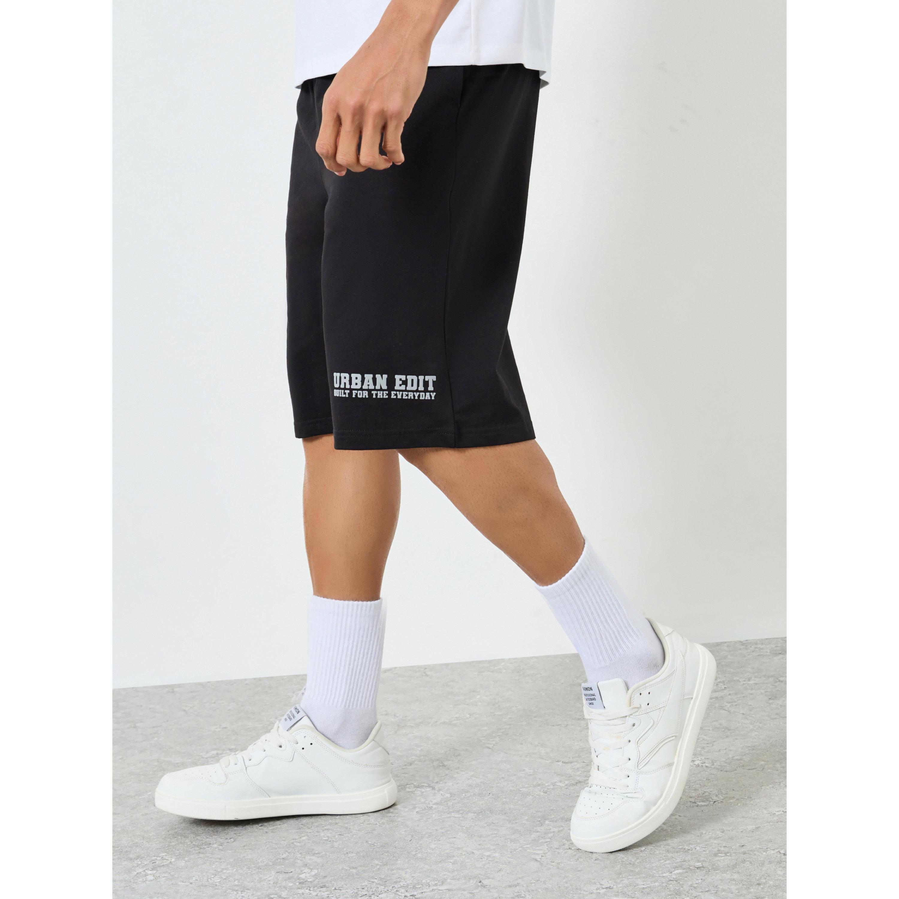 شورت بقصة واسعة بطبعة للرجال-men-clothing-bottoms-shorts-image-3