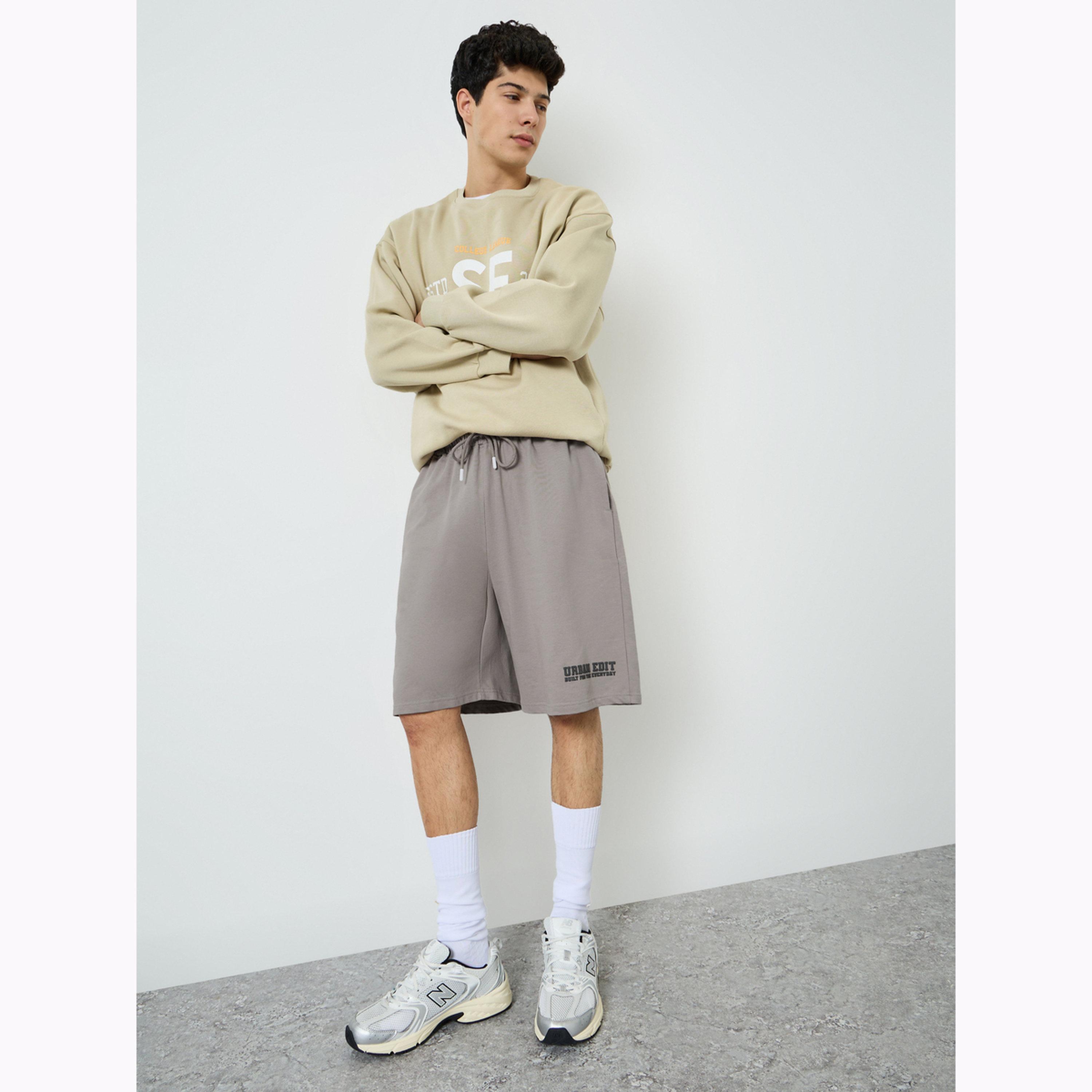 شورت قصة واسعة بطبعة للرجال-men-clothing-bottoms-shorts-image-2