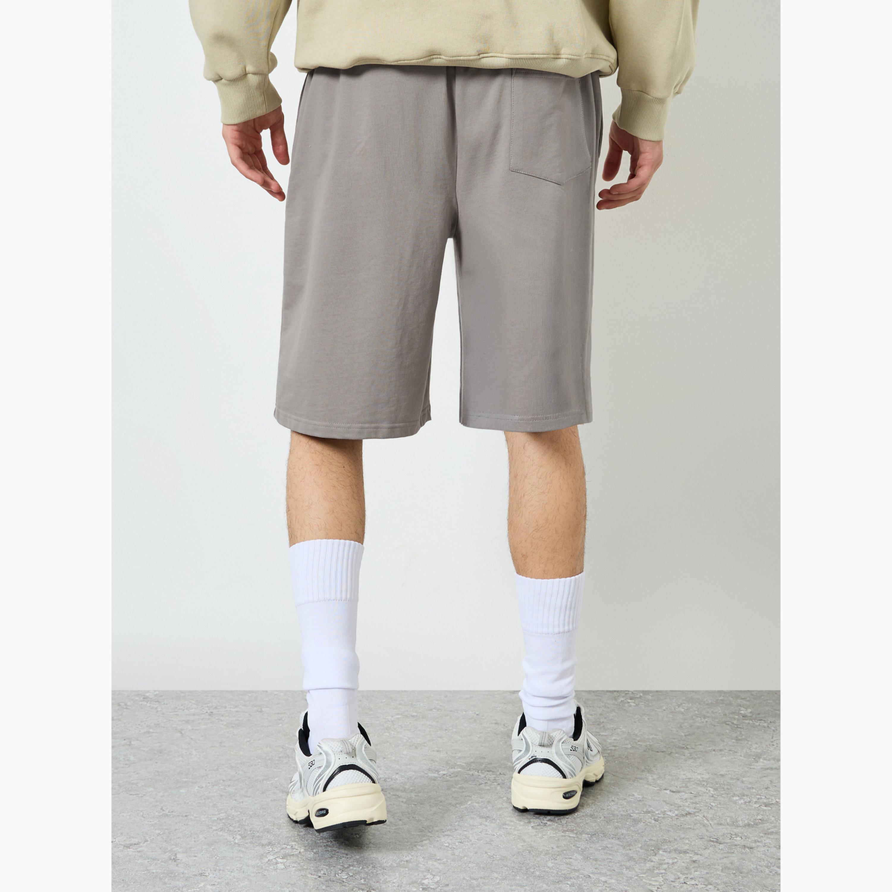 شورت قصة واسعة بطبعة للرجال-men-clothing-bottoms-shorts-image-4