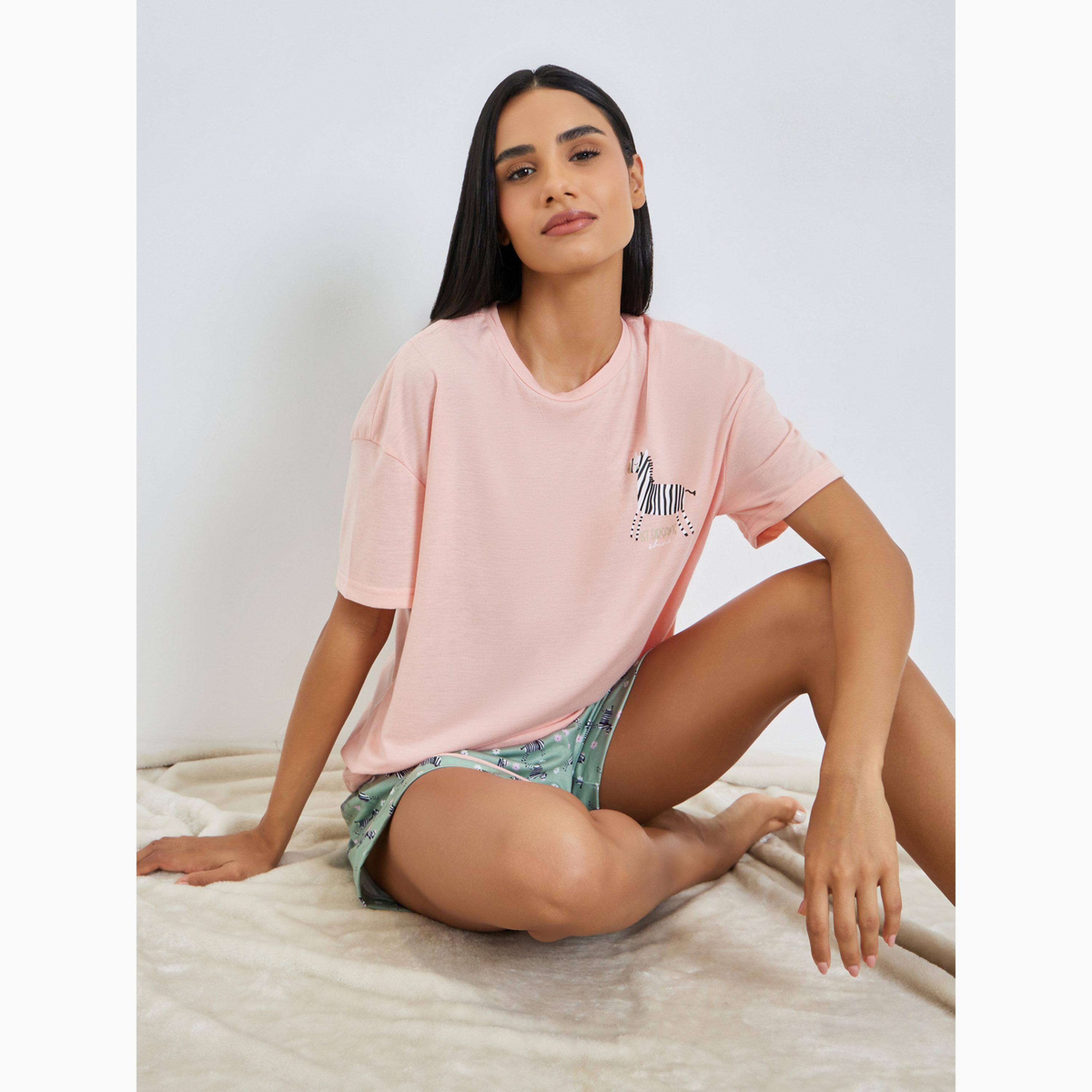 مجموعة من شورت وتيشيرت بأكتاف منسدلة وطبعة جرافيك حمار وحشي-women-clothing-nightwear-pyjamas-shortsets-image-3