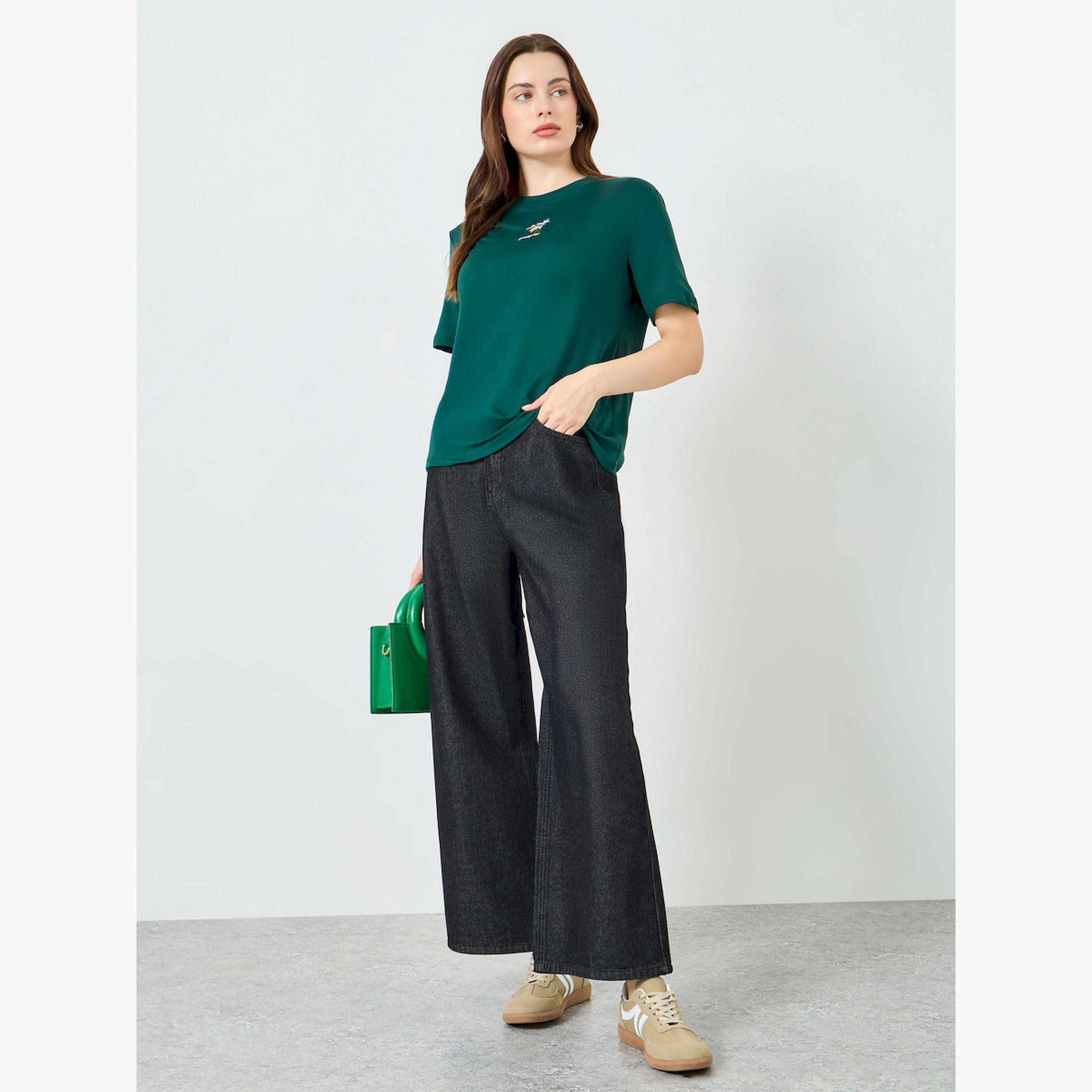 تيشيرت بتفاصيل مُطرزة بأكمام قصيرة-women-clothing-tshirts-image-2