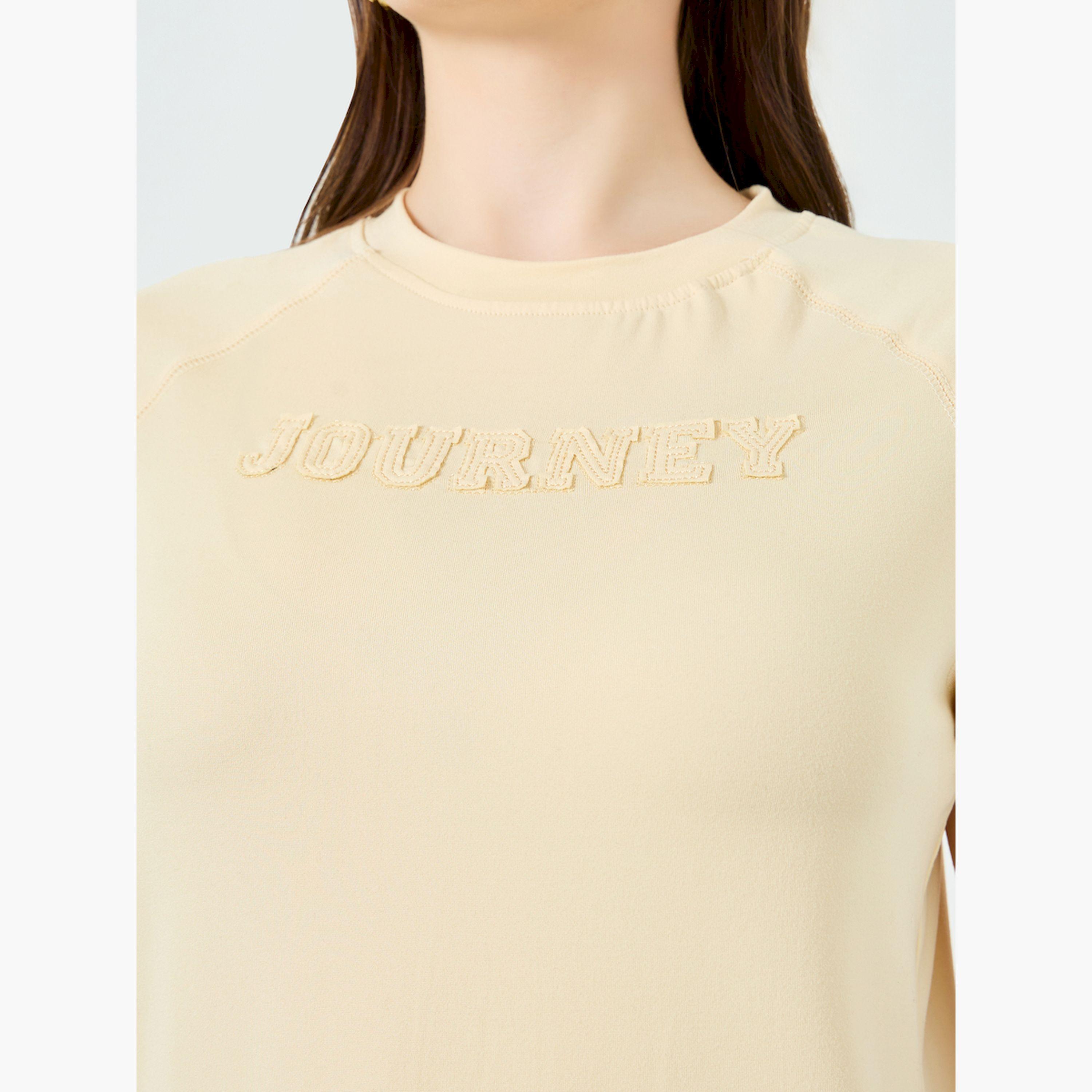 تيشيرت راجلان برقعة مطرزة-women-clothing-tshirts-image-5