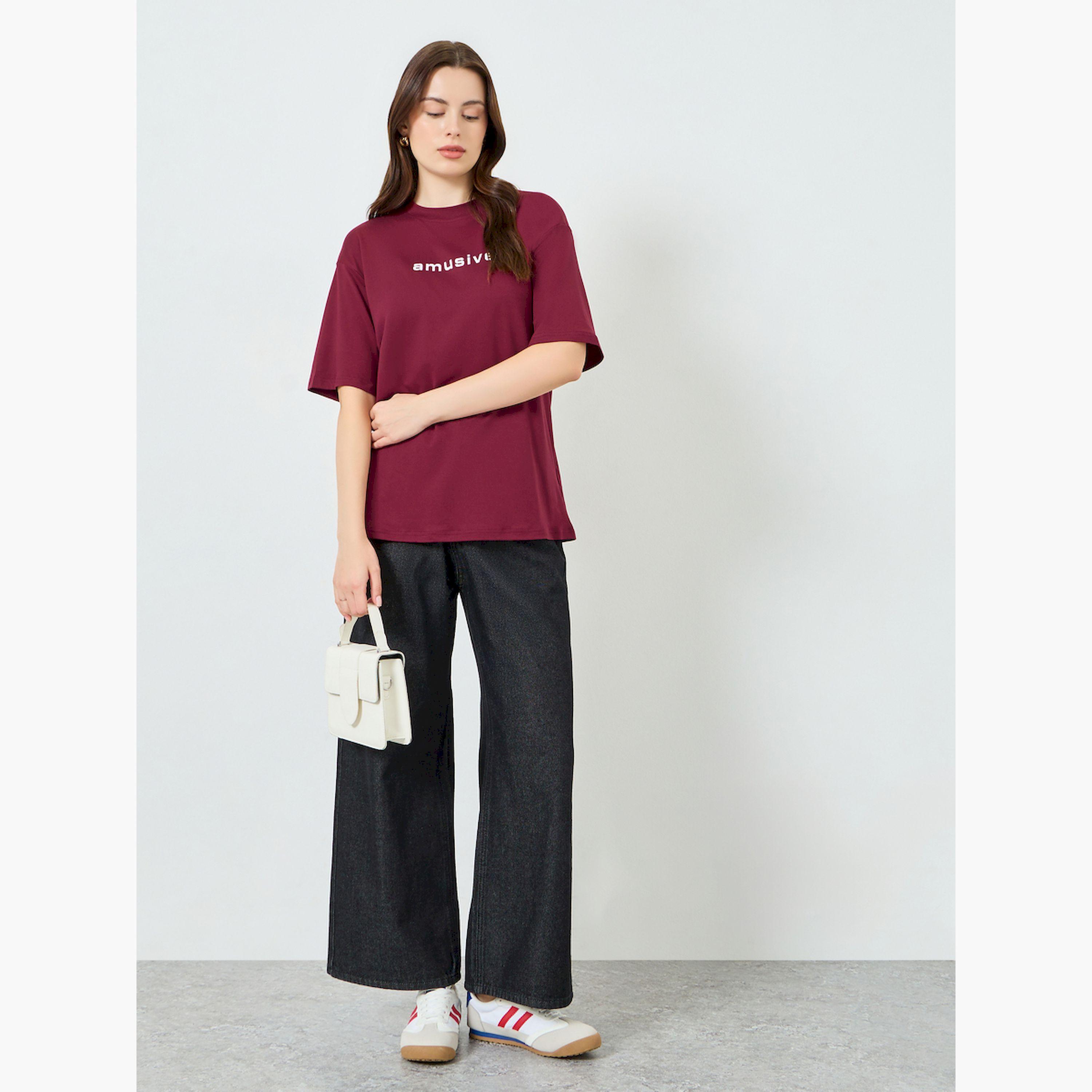 تيشيرت بطبعة شعار وقصة واسعة-women-clothing-tshirts-image-2