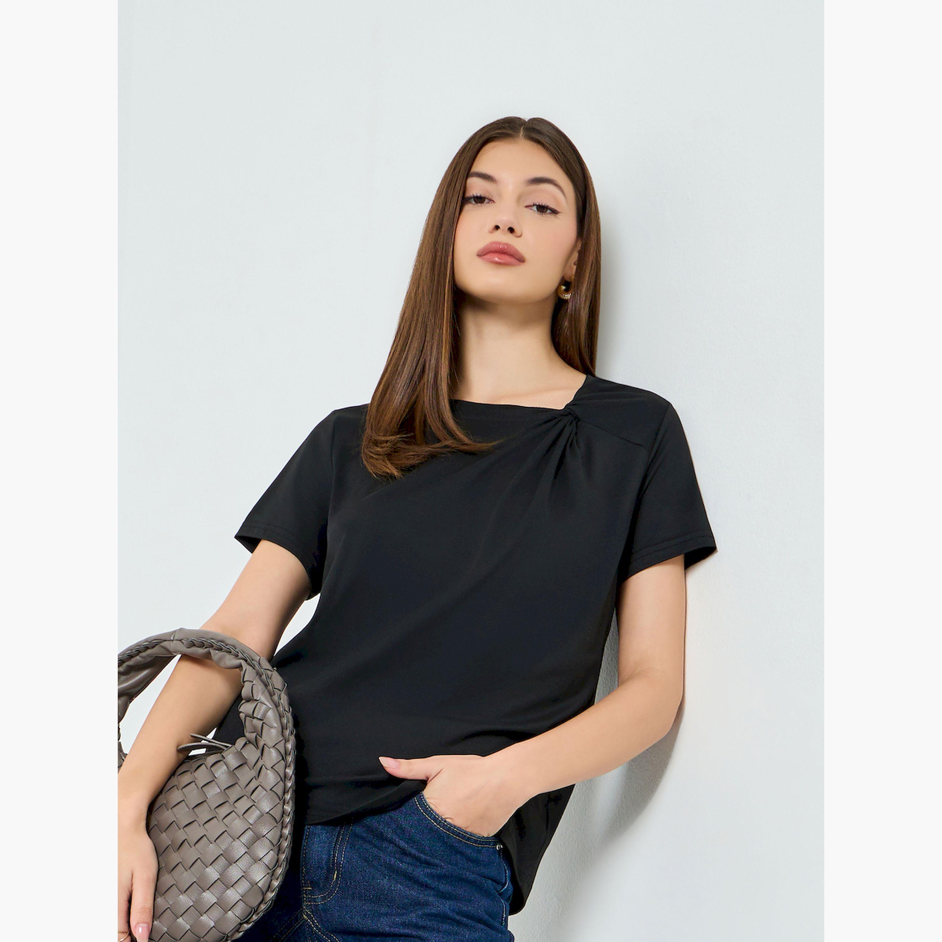 ستايلي - تيشيرت أسود محبوك ياقة غير متماثلة-women-clothing-tshirts-image-3