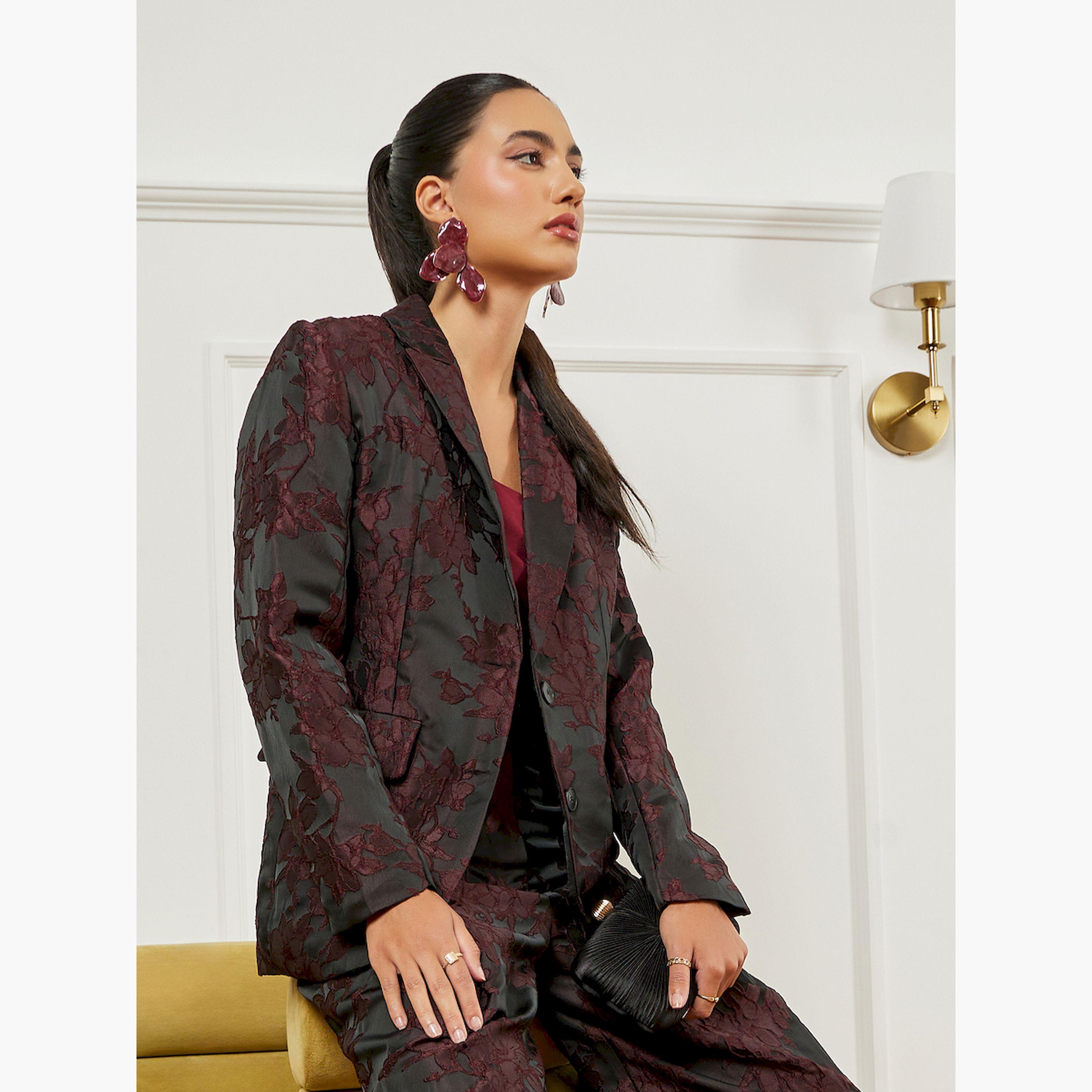 بليزر بصدر مزدوج وصفين أزرار مع تفاصيل جاكار-women-clothing-coatsandjackets-blazers-image-4