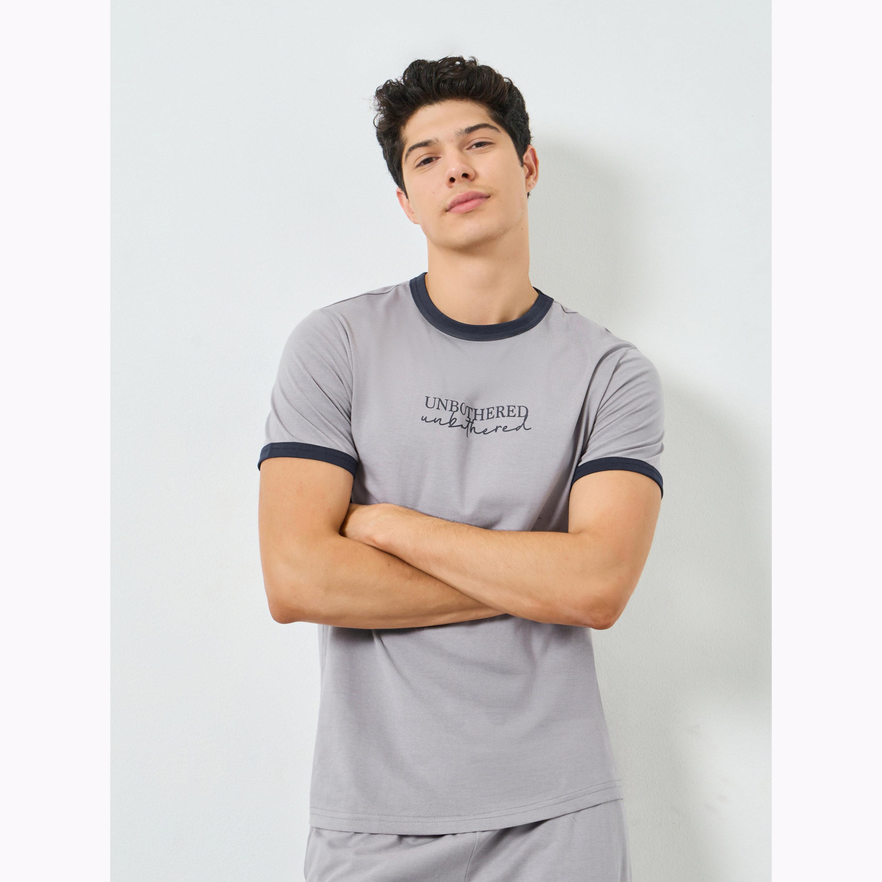 طقم بيجاما من بنطال وتيشيرت بطبعة للرجال-men-clothing-nightwear-sets-image-3
