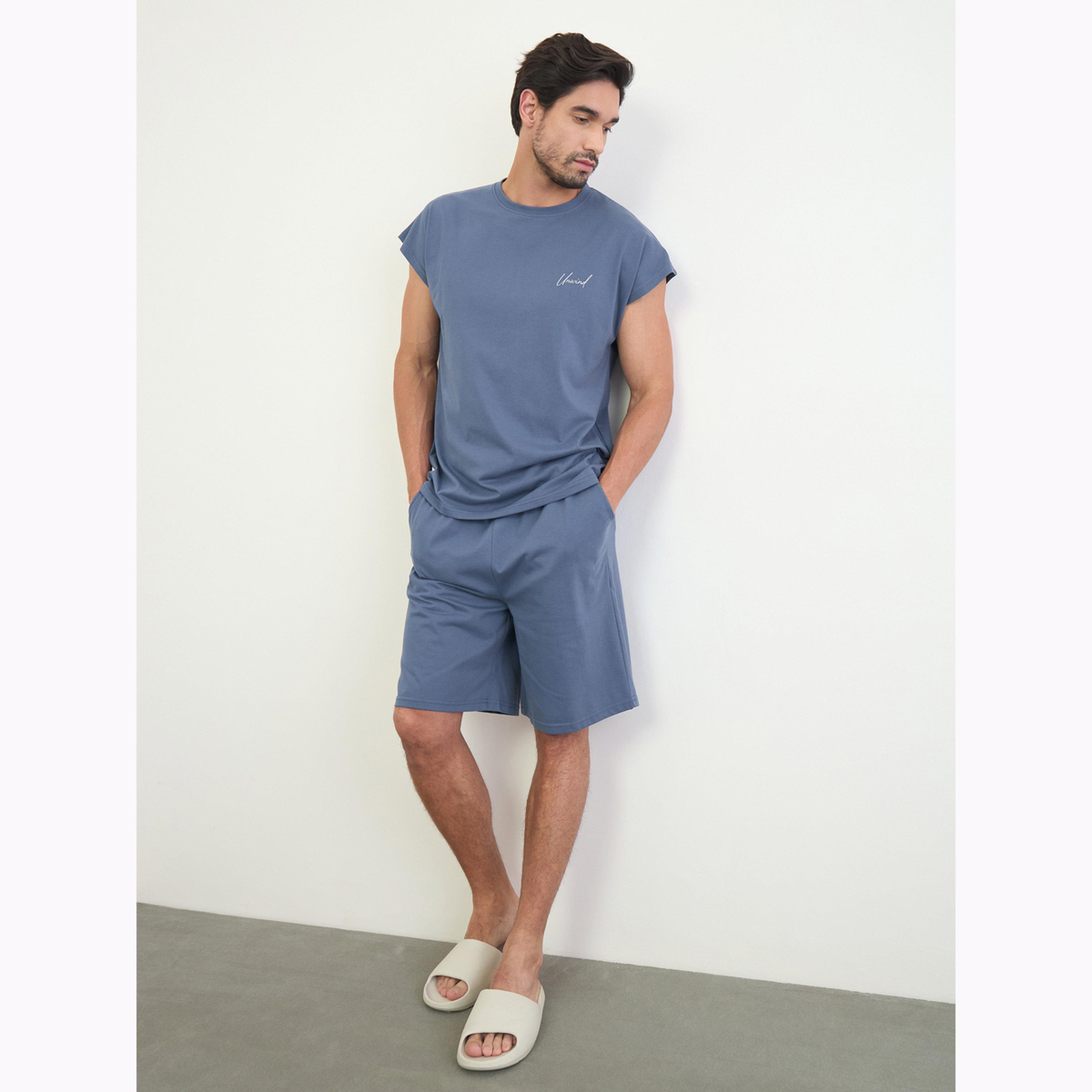 طقم رجالي أزرق مطرز مكون من سترة بدون أكمام وشورت-men-clothing-nightwear-sets-image-2