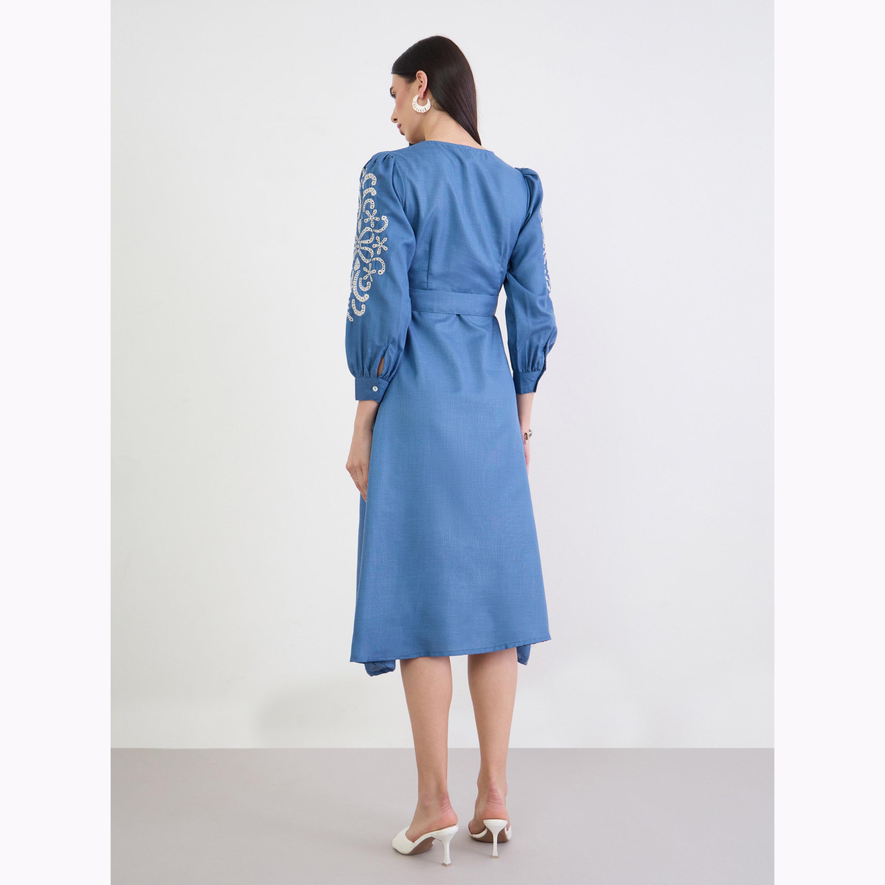 فستان ميدي بحافة واسعة وأكمام مطرزة-women-clothing-dresses-image-2