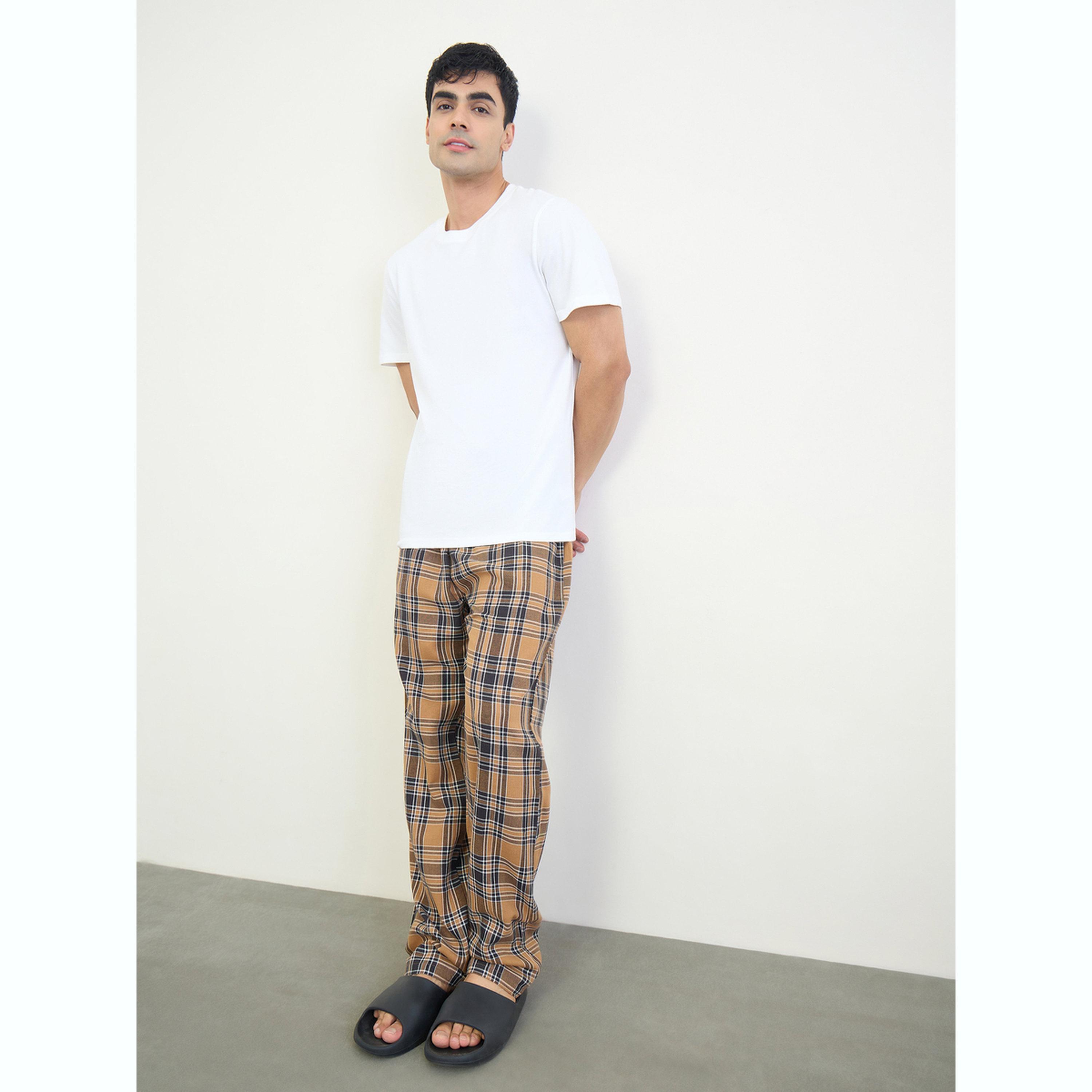طقم بيجاما من بنطال كاروهات وتيشيرت سادة بقصة مريحة-men-clothing-nightwear-sets-image-2