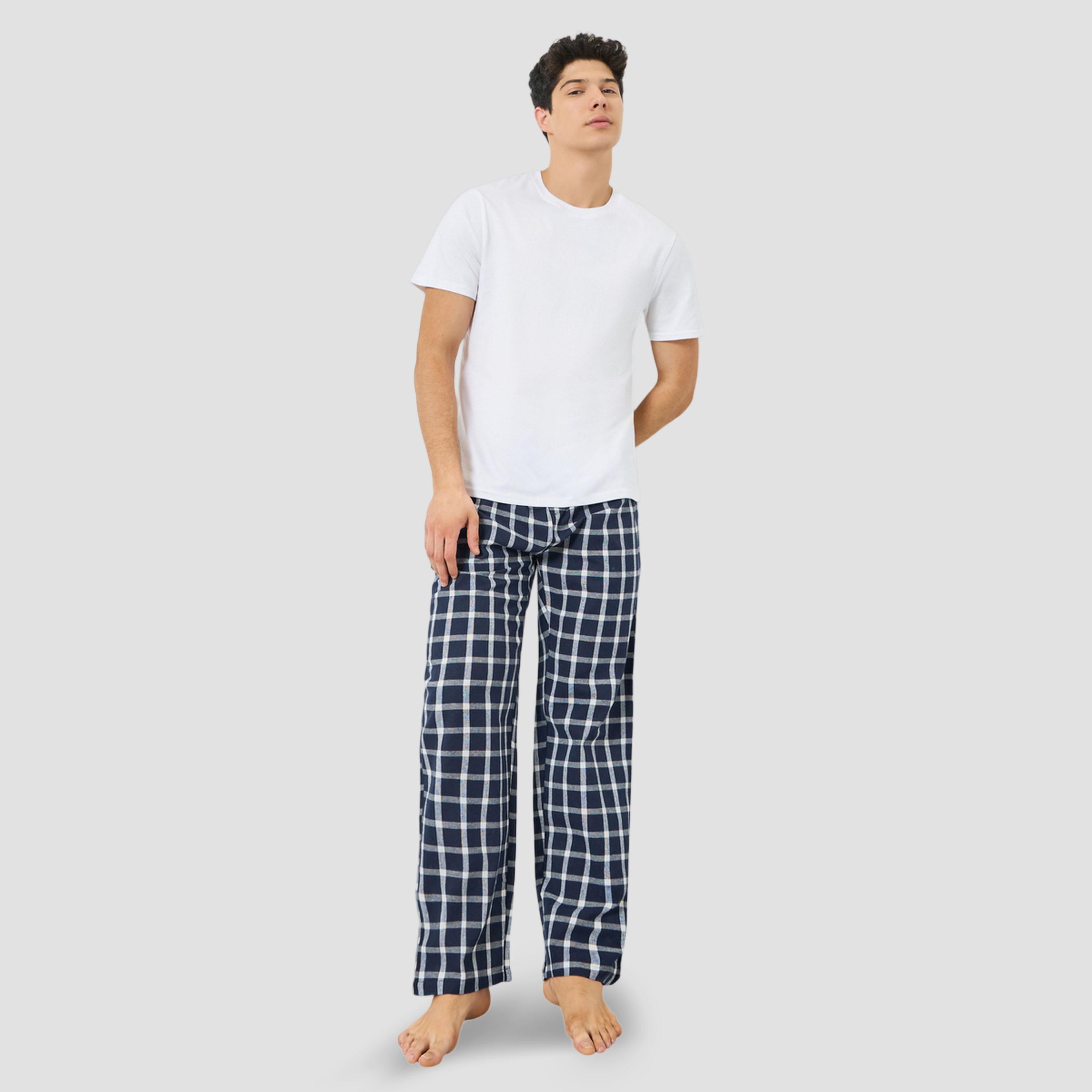 طقم بيجاما للرجال تي شيرت مريح بلون سادة وبنطال مخطط-men-clothing-nightwear-sets-image-1