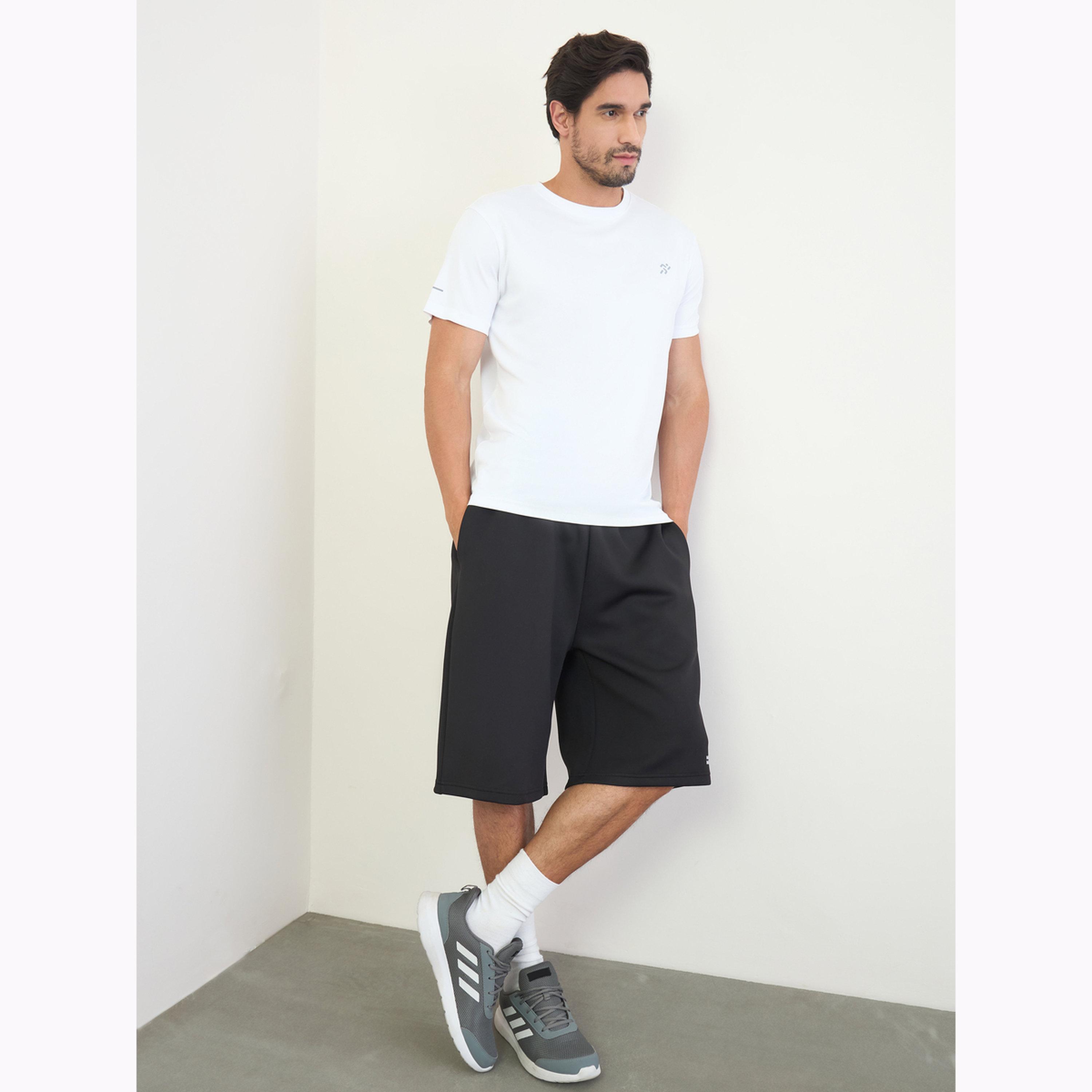 شورت للأولاد قصة كبيرة بطبعة نصية-men-clothing-bottoms-shorts-image-4