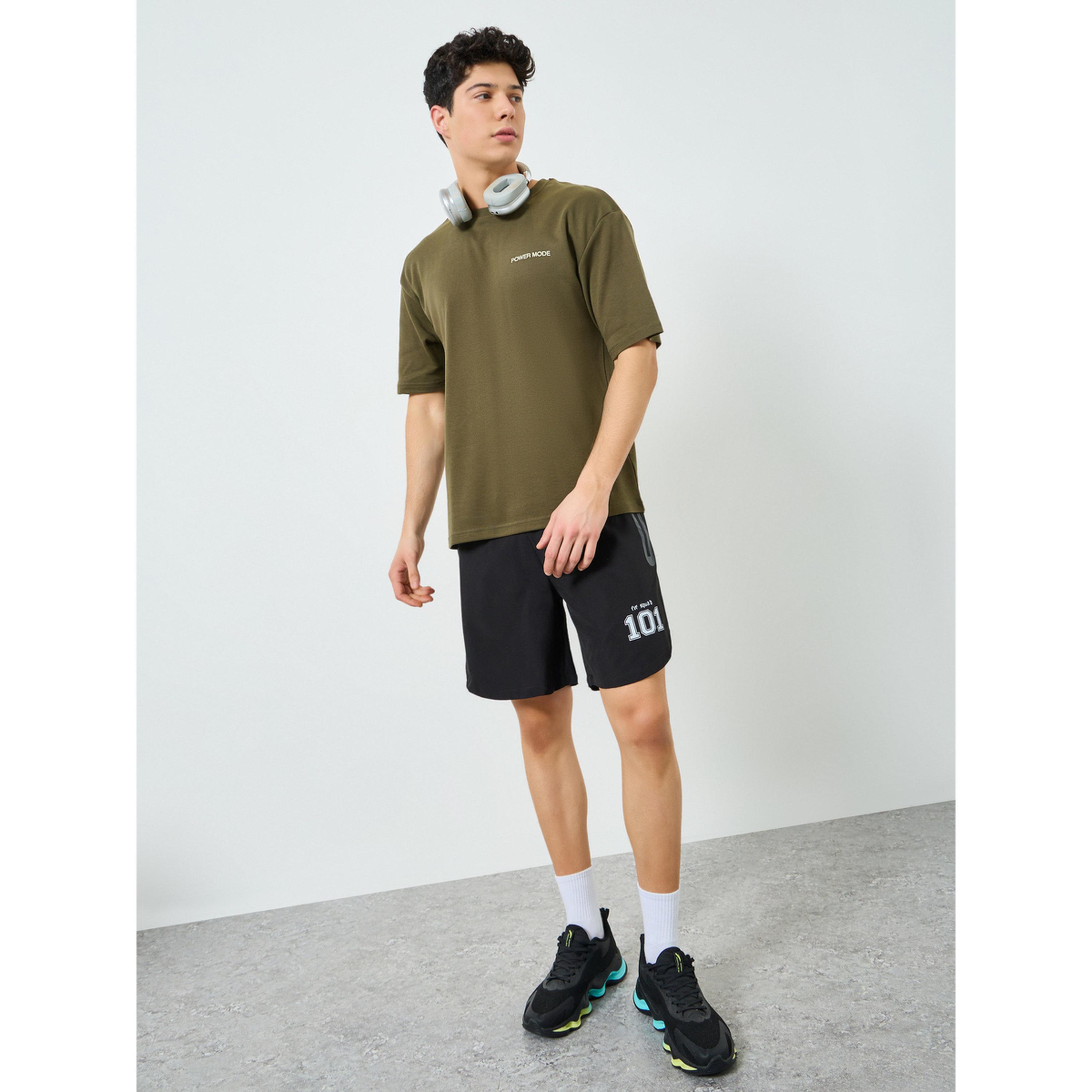 ستايلي - شورت رجالي أسود بقصة عادية-men-clothing-sportswearandactivewear-bottoms-shorts-image-2