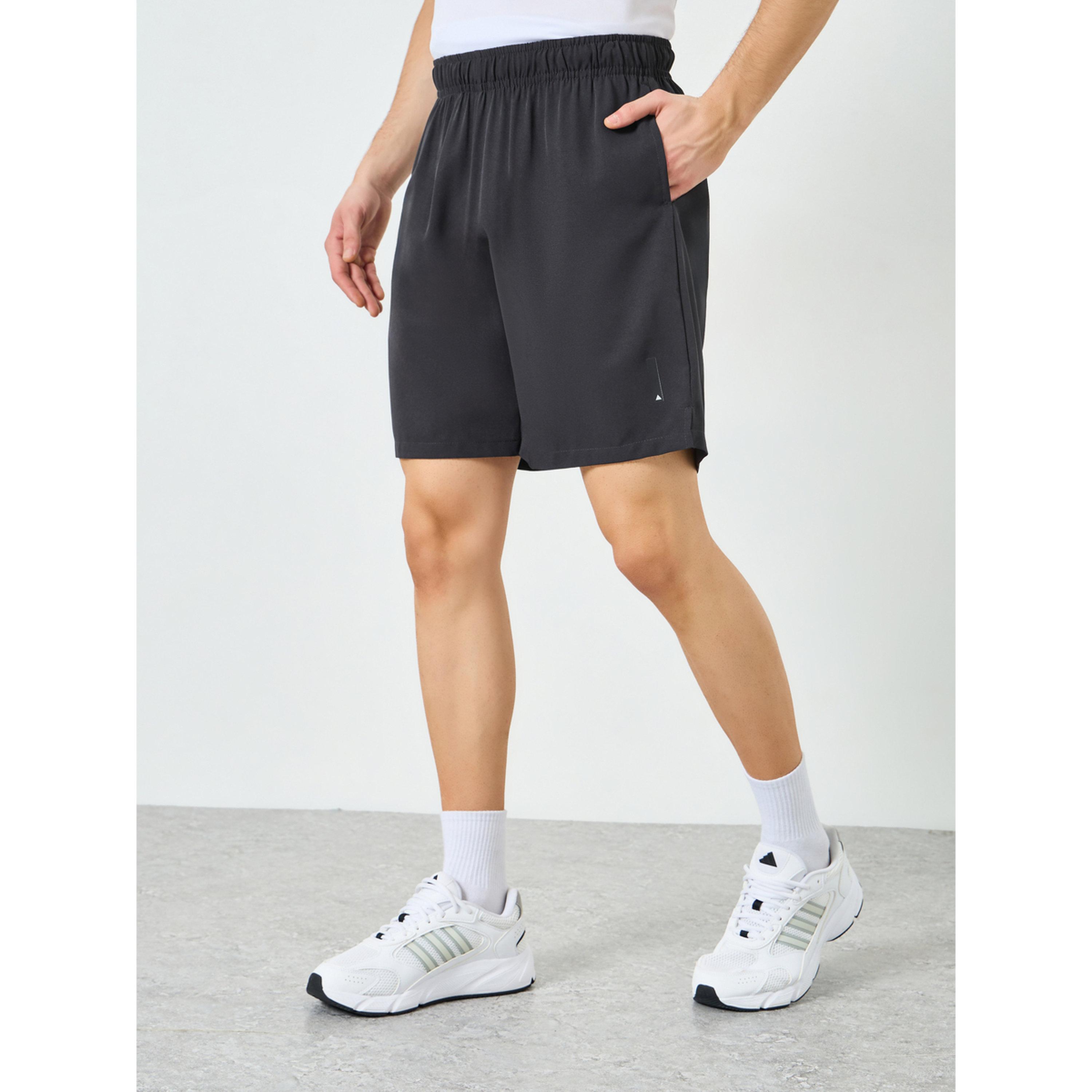 شورت رياضي للتدريب بقصة عادية-sports-men-clothing-bottoms-shorts-image-1