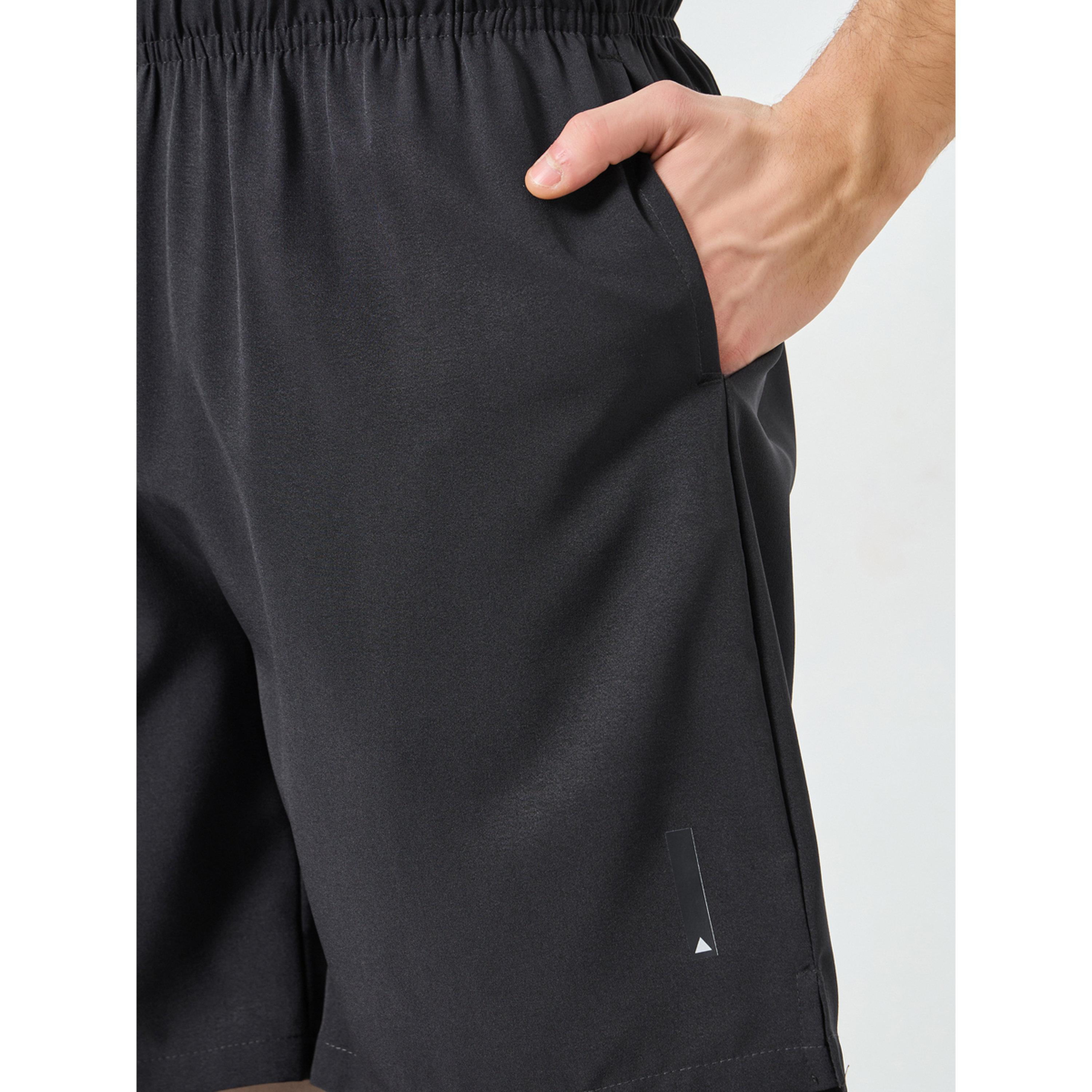 شورت رياضي للتدريب بقصة عادية-sports-men-clothing-bottoms-shorts-image-3