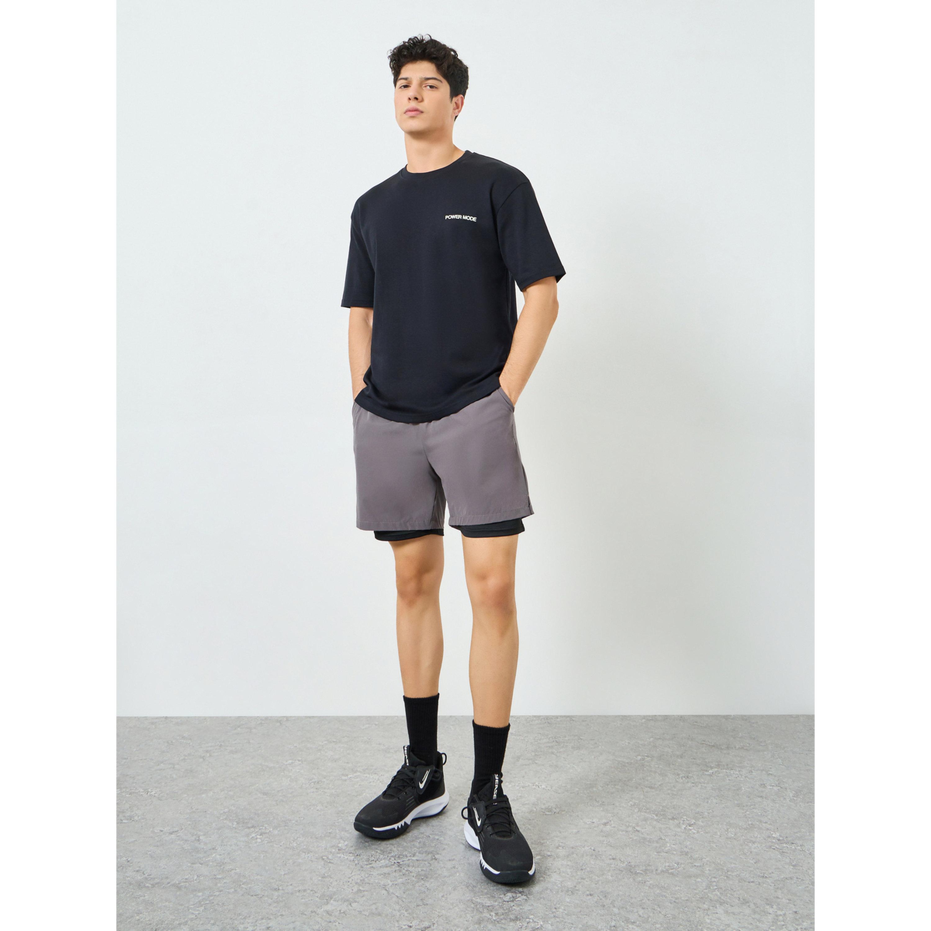 تيشيرت واسع بطبعة صغيرة-men-clothing-sportswearandactivewear-tshirtsandpolos-image-2