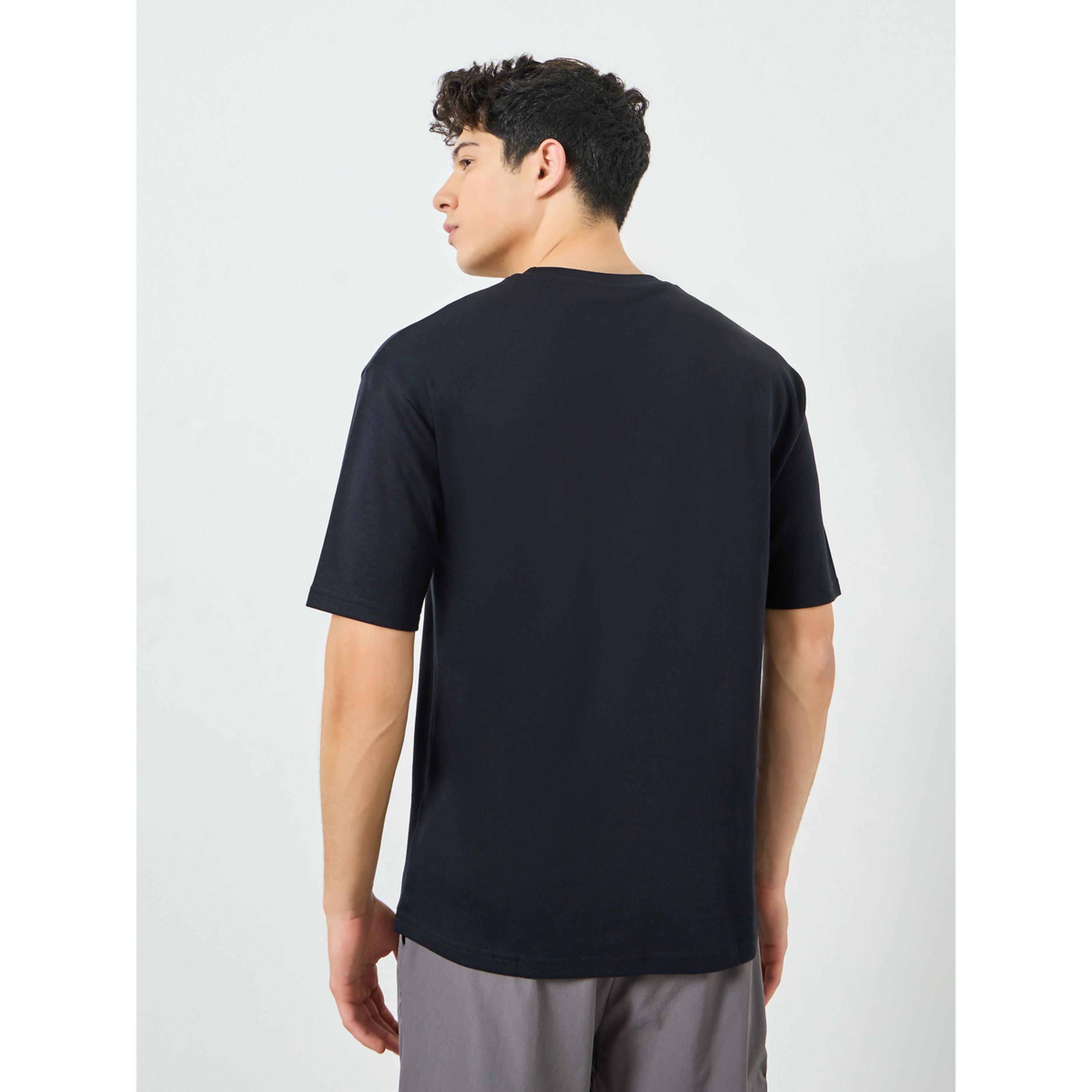 Styli Men Black Minimal Print Oversized T-Shirt-men-clothing-sportswearandactivewear-tshirtsandpolos-image-4