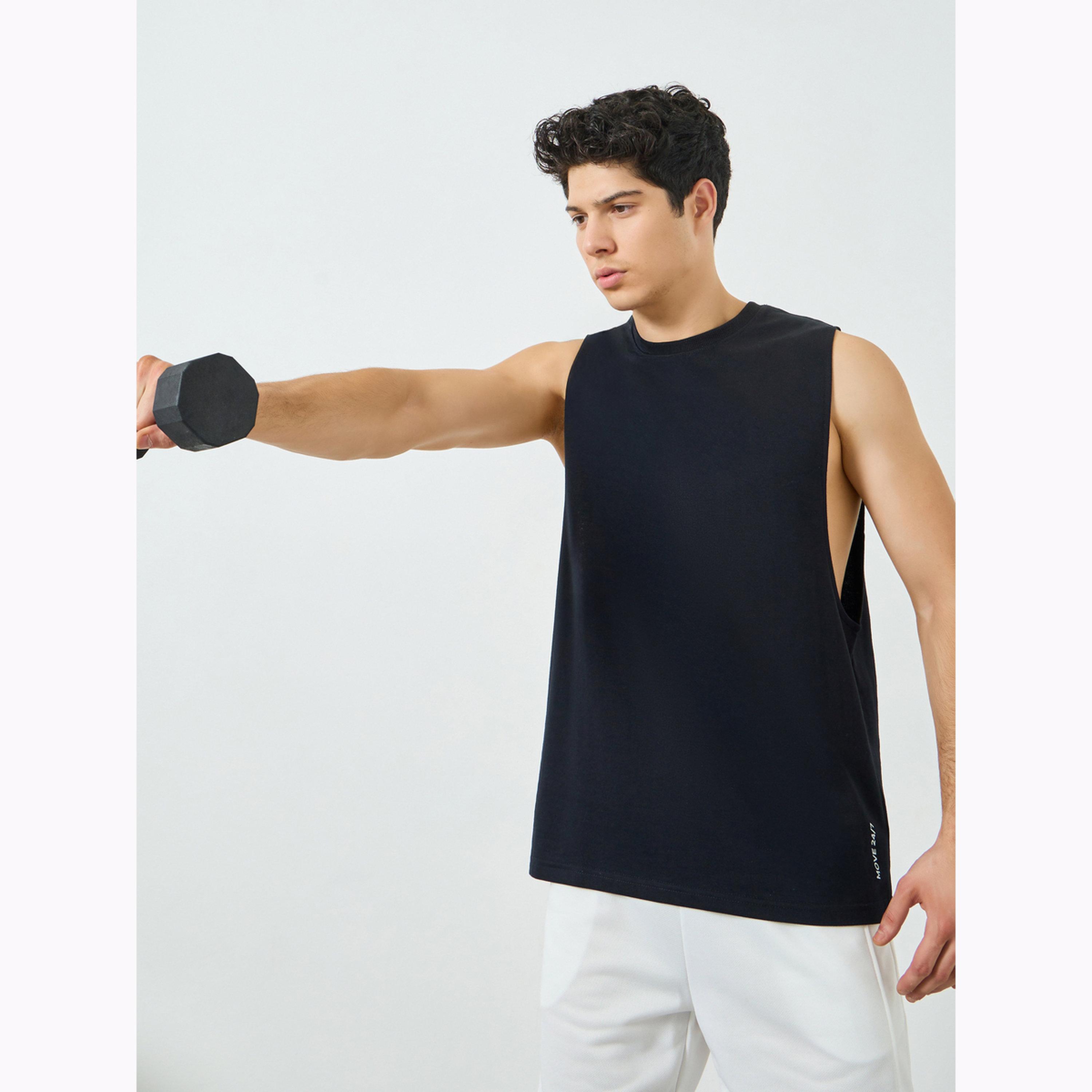 تانك توب بطبعة بسيطة للرجال لون أسود-men-clothing-sportswearandactivewear-tshirtsandpolos-image-1
