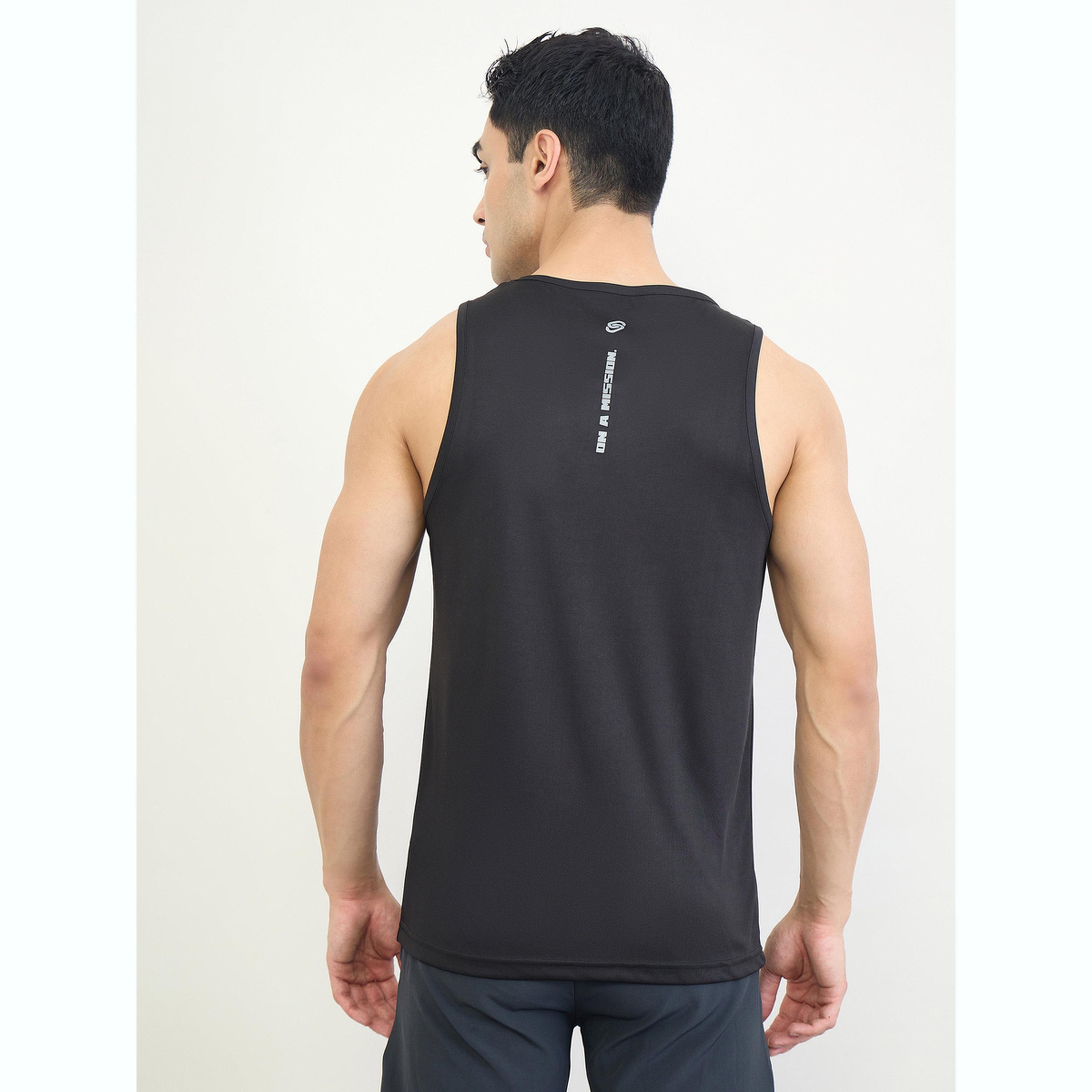 تيشيرت رياضي بدون أكمام بقصة عادية وطبعة خلفية-men-clothing-sportswearandactivewear-tshirtsandpolos-image-4