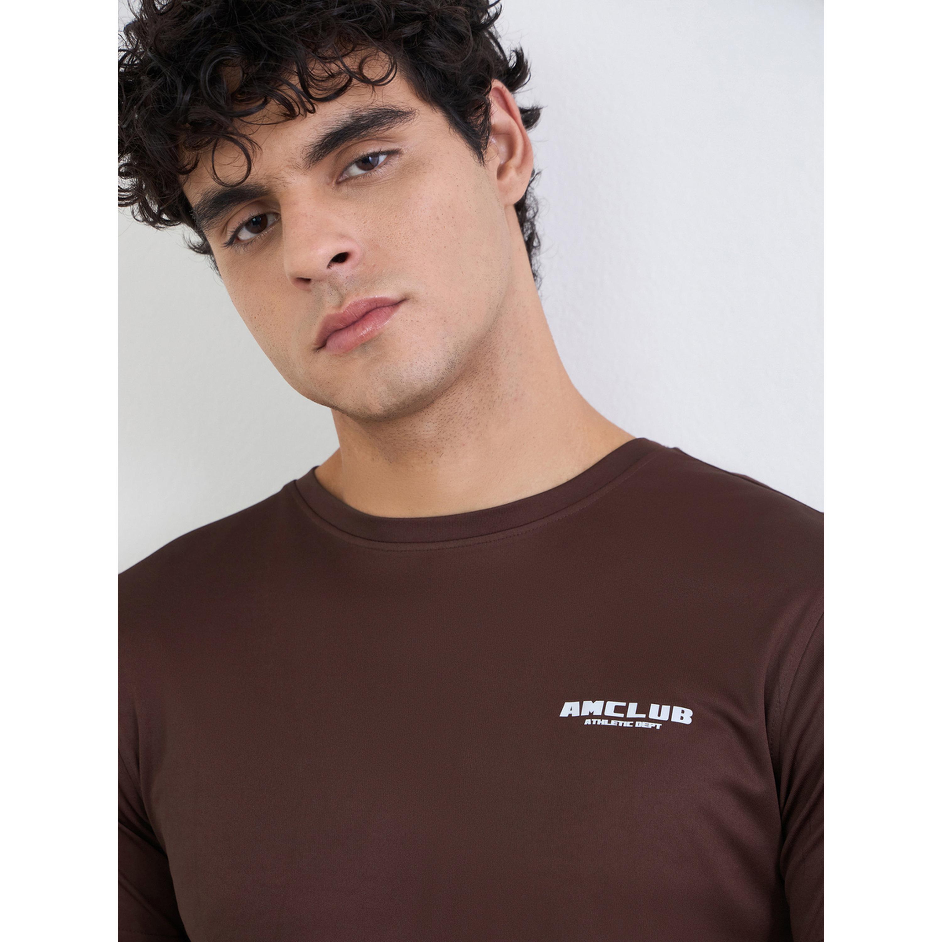 تيشيرت رياضي بطبعة أمامية وخلفية وقصة عادية-men-clothing-sportswearandactivewear-tshirtsandpolos-image-4