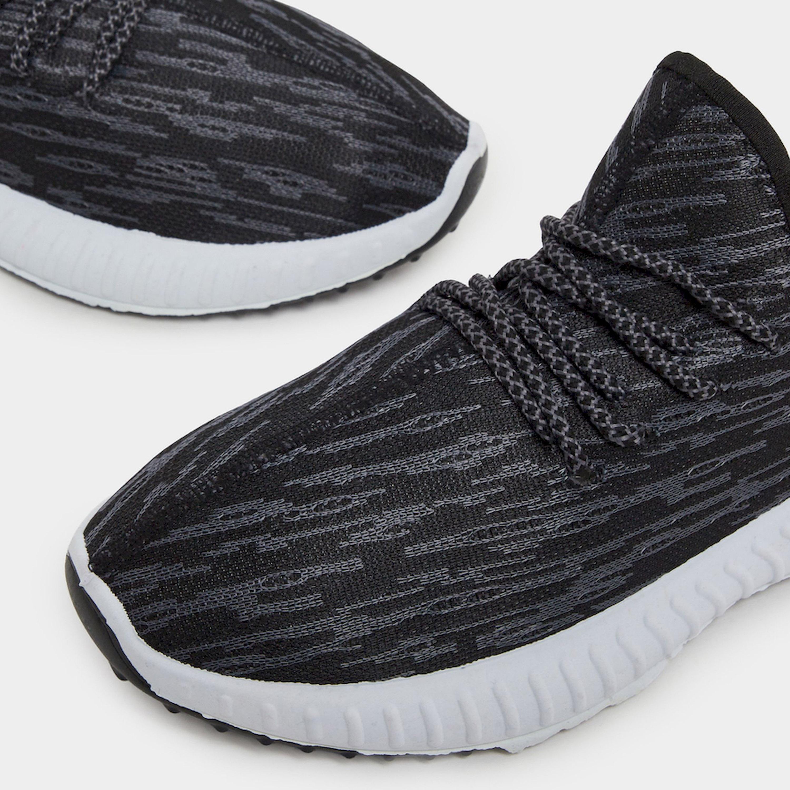 Styli Lightweight Mesh Lace-Up Sneakers-men-shoes-sneakers-image-5