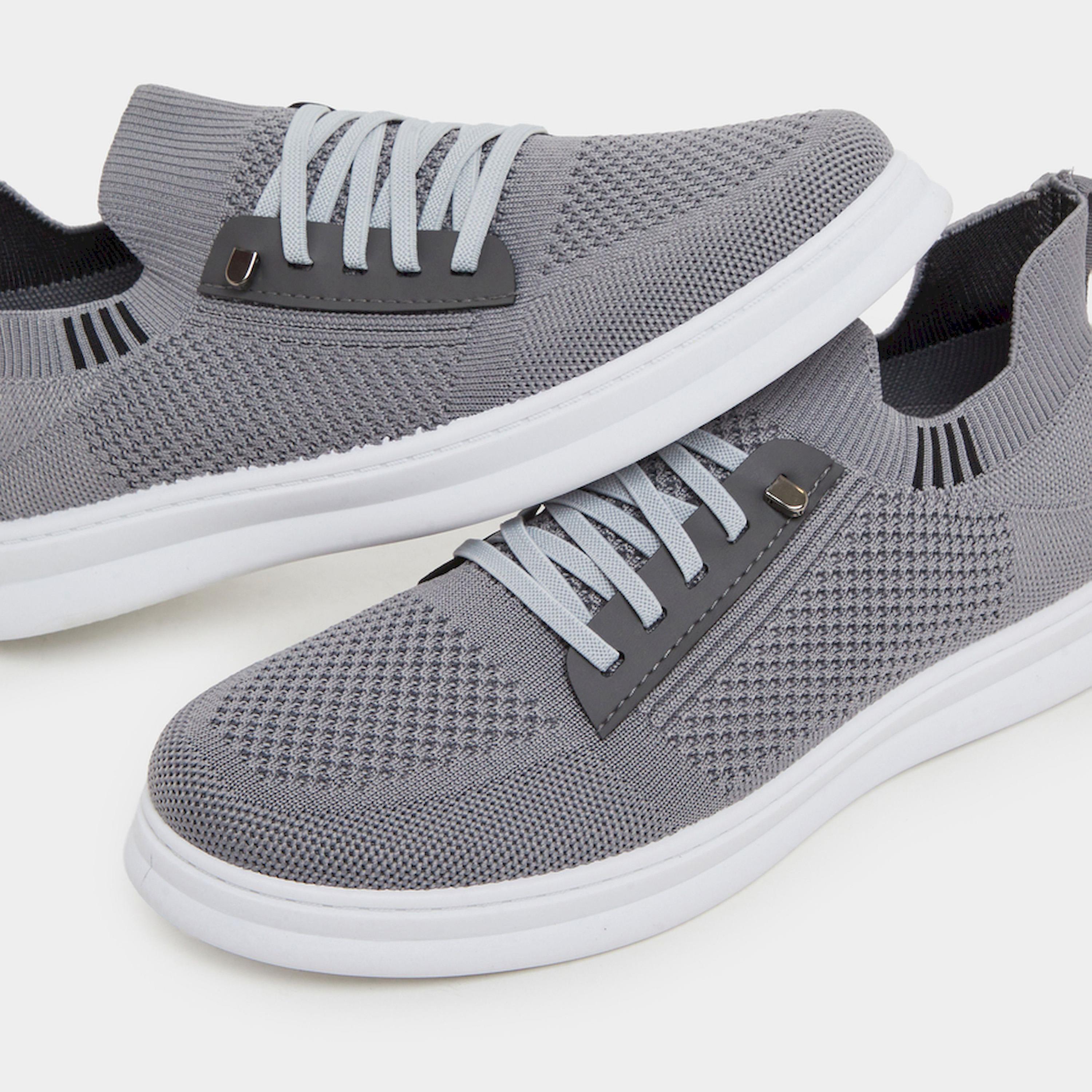 حذاء سنيكرز محبوك وخفيف الوزن وجيد التهوية برباط-men-shoes-sneakers-image-5