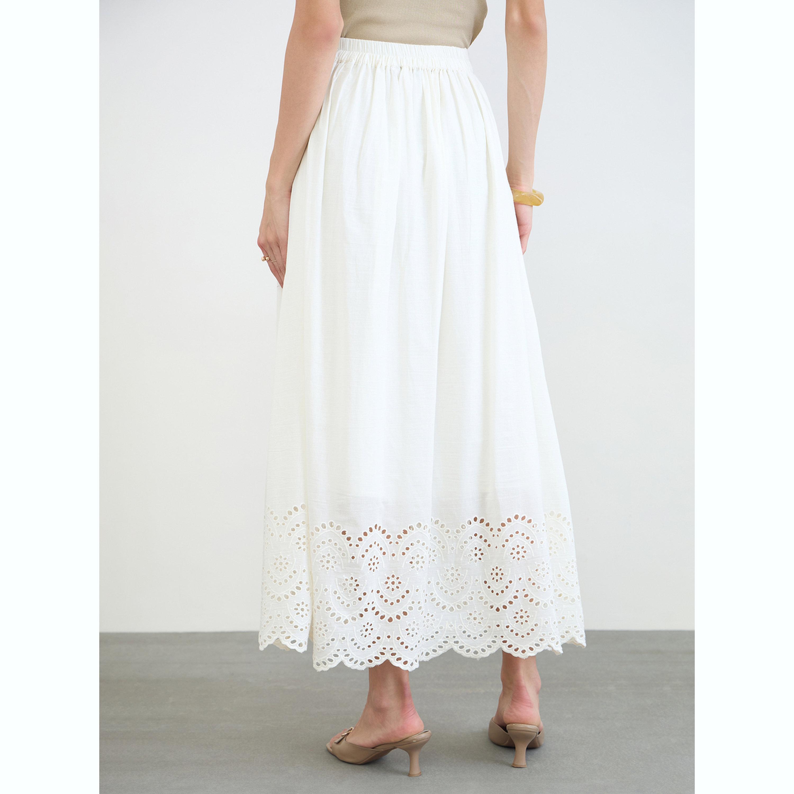 تنورة طويلة طويلة أوف وايت بقصة راقية وحافة شيفلي-women-clothing-bottoms-skirts-image-4