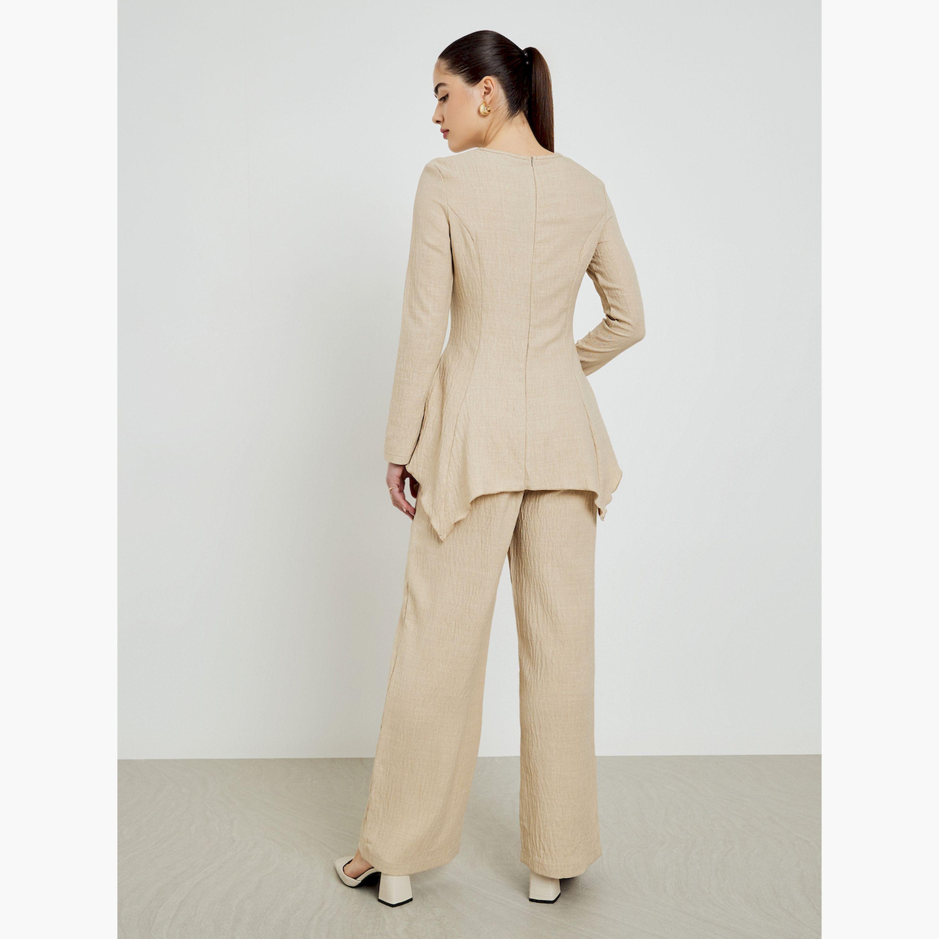 طقم منسق من بنطال بأرجل واسعة وبلوزة بتفاصيل مُطرّزة-women-clothing-coordsets-image-6
