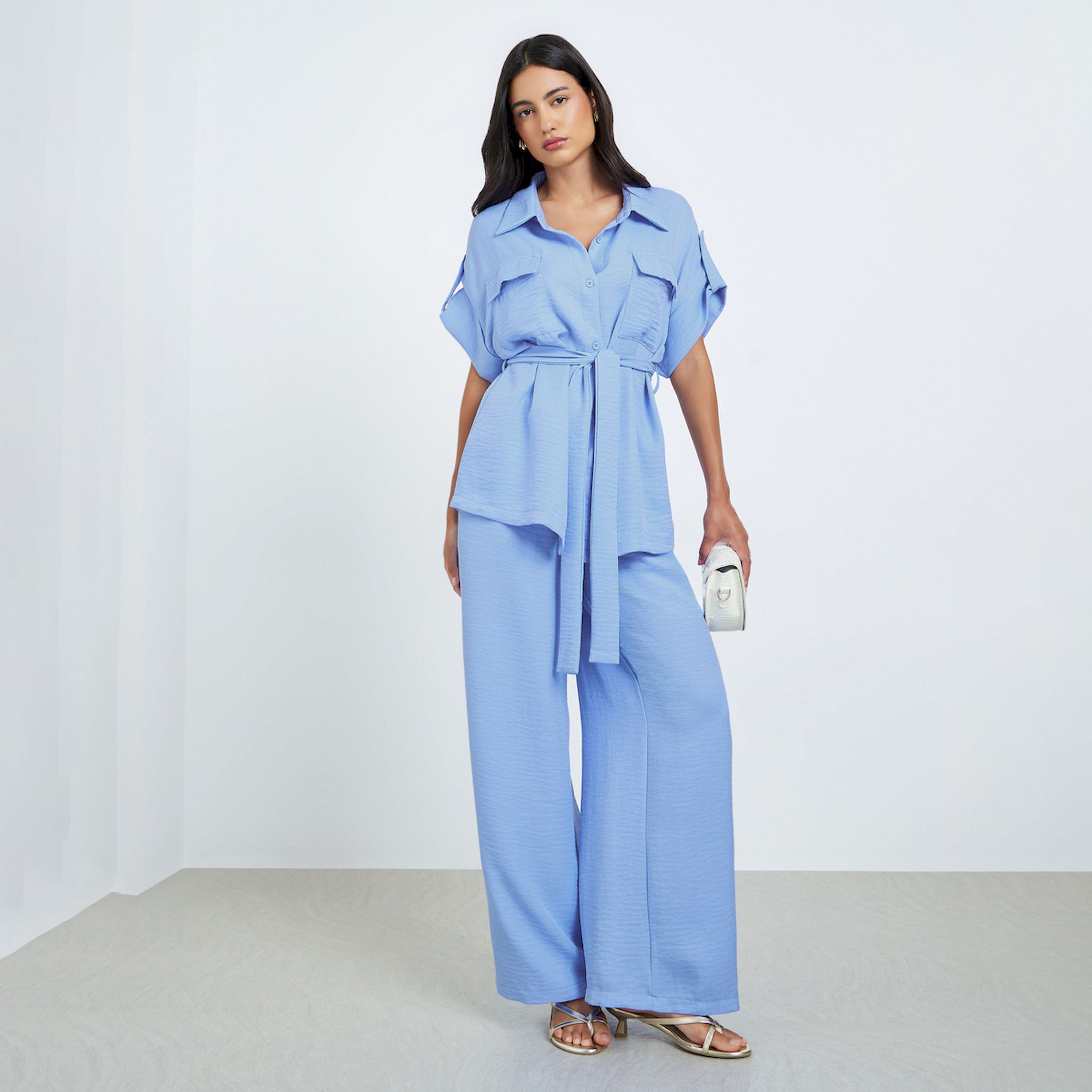 طقم منسق من بنطال وقميص بحزام وقصة واسعة-women-clothing-coordsets-image-1