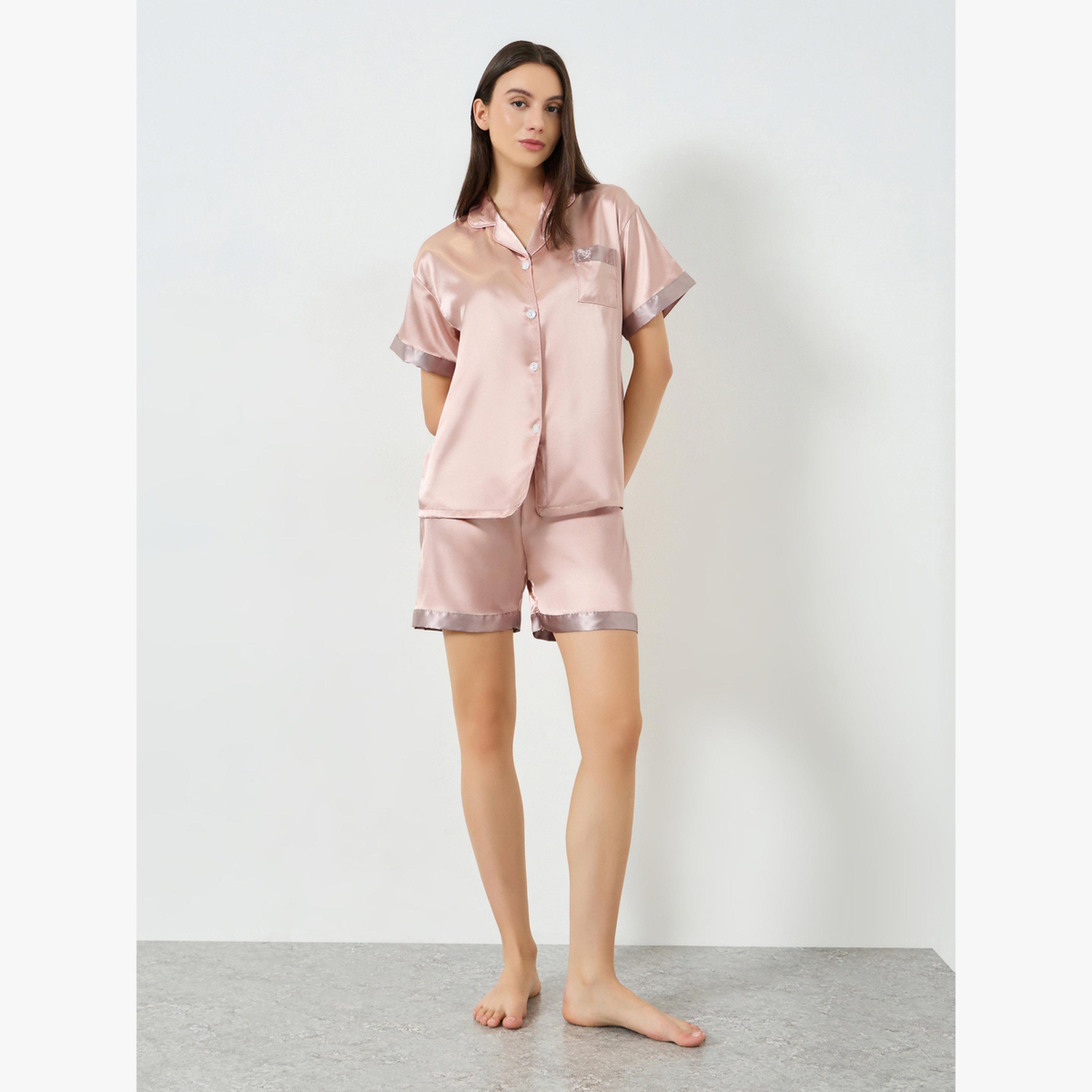 مجموعة من قميص ساتان بحواف متباينة وشورت-women-clothing-nightwear-pyjamas-shortsets-image-2