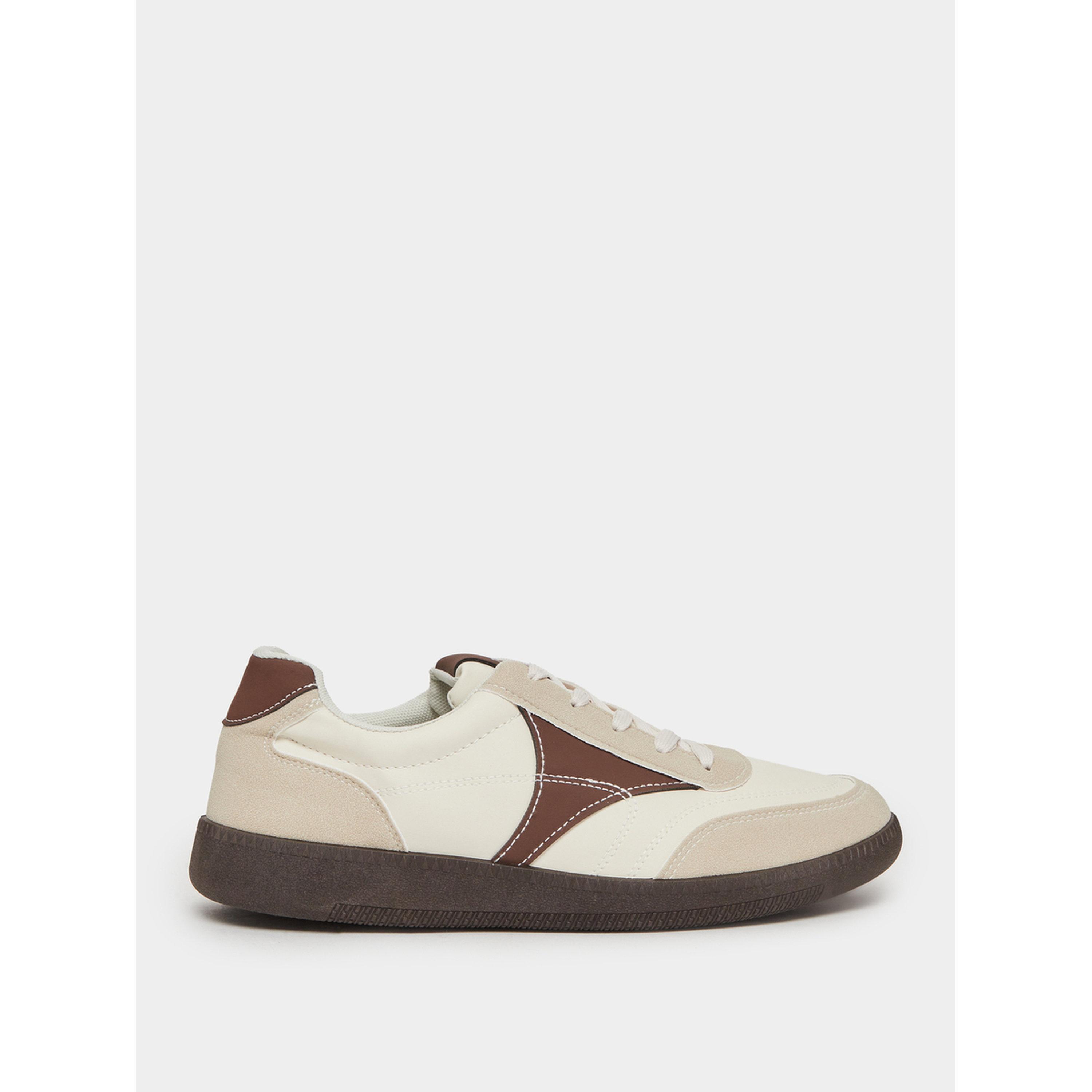 حذاء سنيكرز شمواه برباط وتفاصيل متباينة-men-shoes-sneakers-image-2