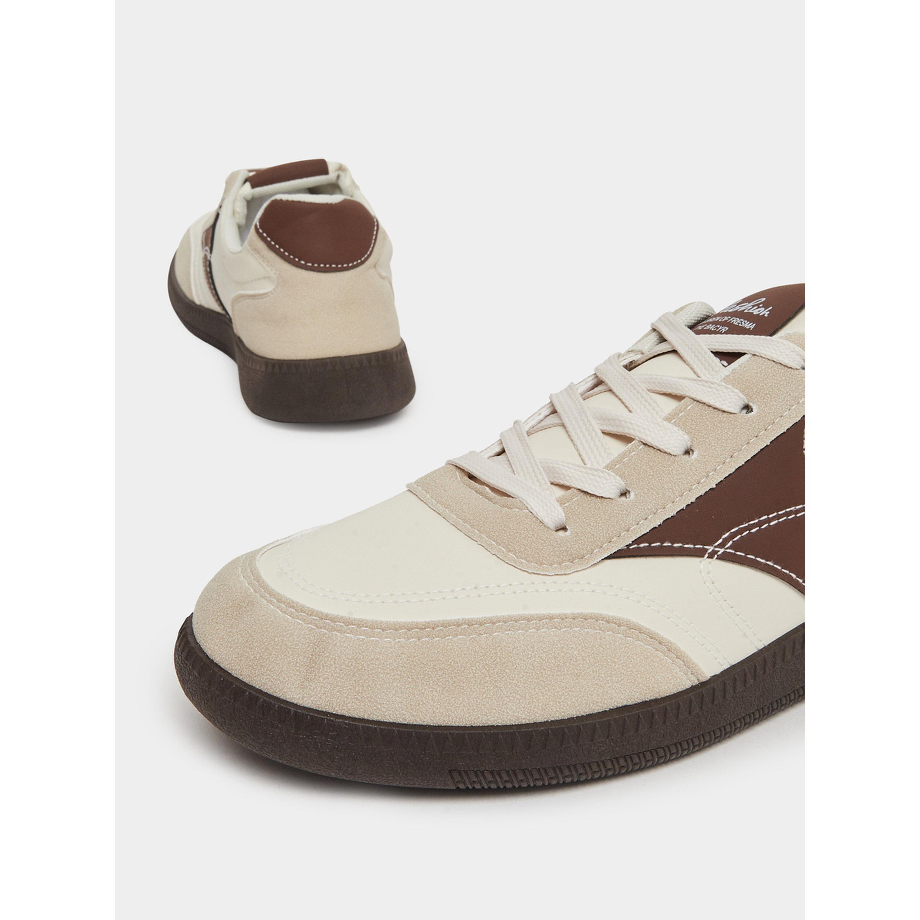 حذاء سنيكرز شمواه برباط وتفاصيل متباينة-men-shoes-sneakers-image-4