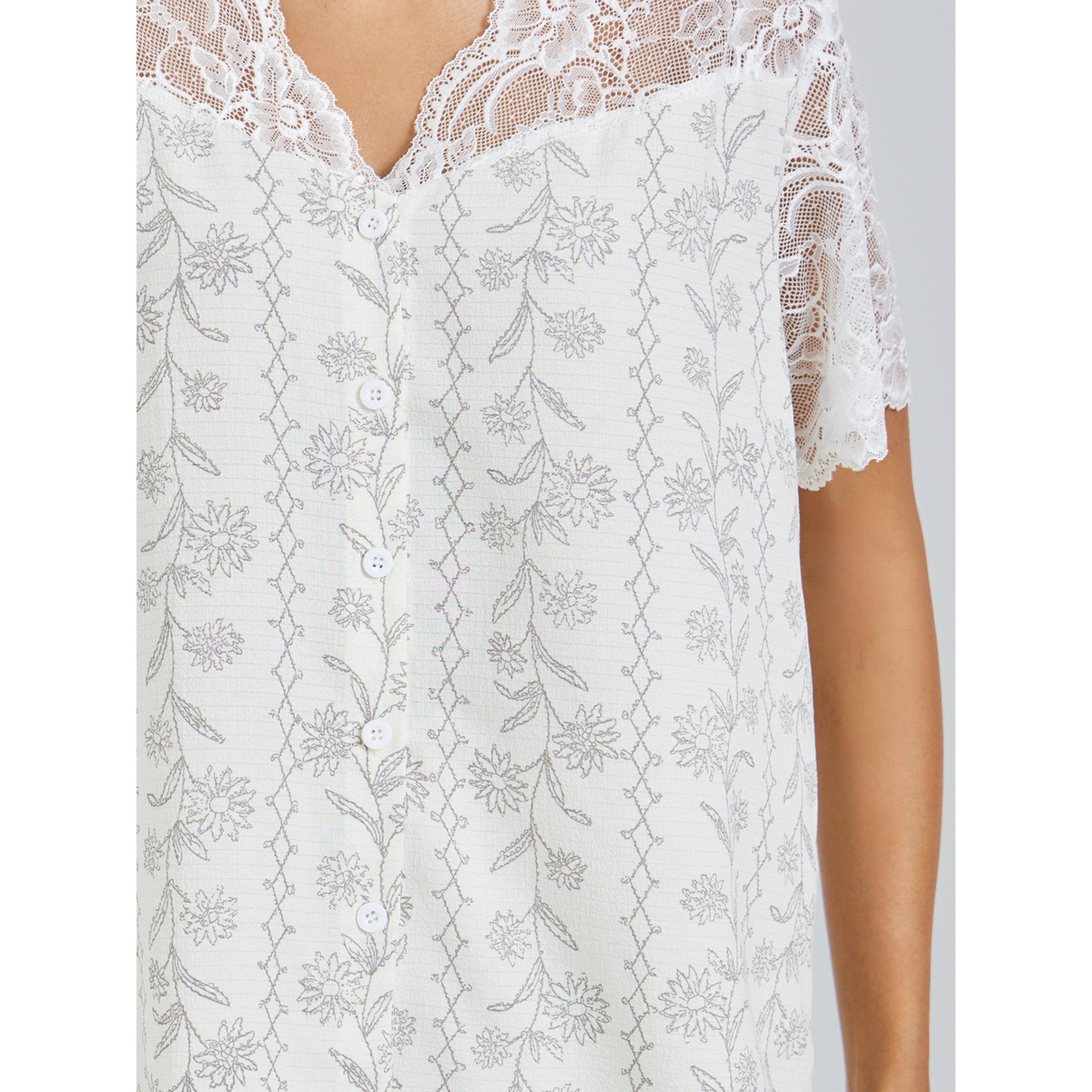 طقم بيجاما من بنطال وبلوزة بطبعة زهور وتفاصيل دانتيل-women-clothing-nightwear-pyjamas-longsets-image-5