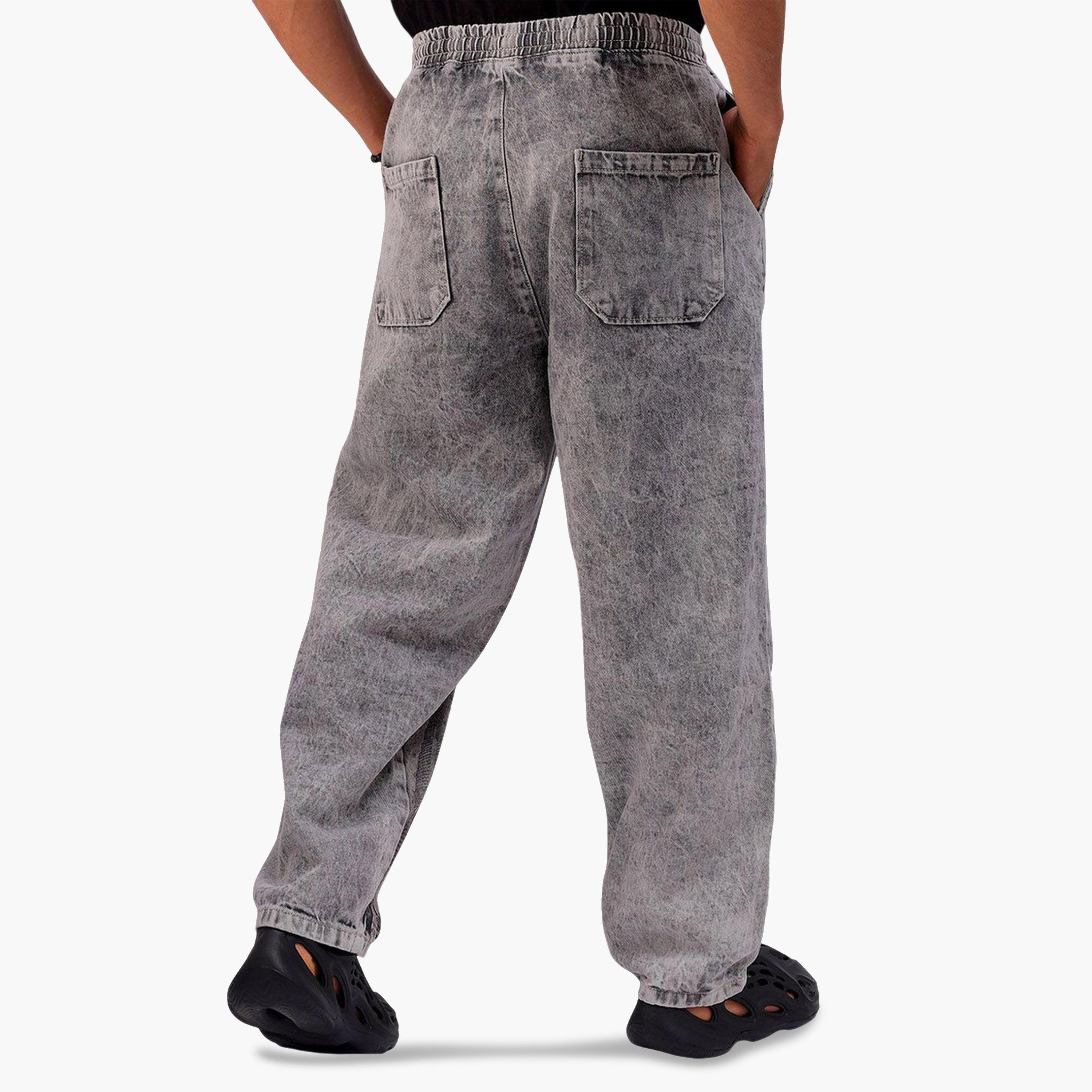 جوغر دنيم سادة بقصة واسعة للرجال-men-clothing-bottoms-joggers-image-5