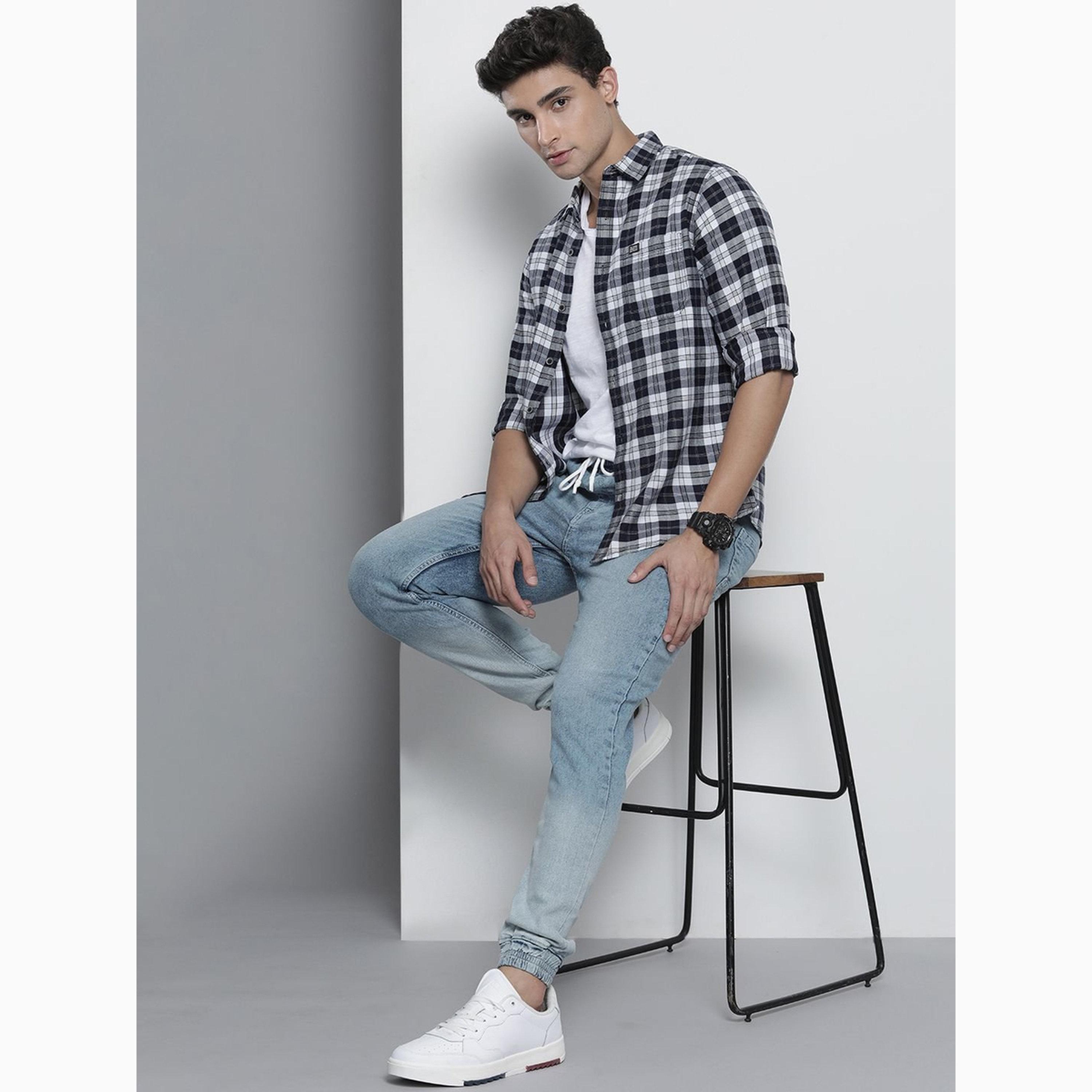 بنطال جينز بمظهر باهت وأساور وقصة ضيقة للرجال-men-clothing-bottoms-jeans-image-2