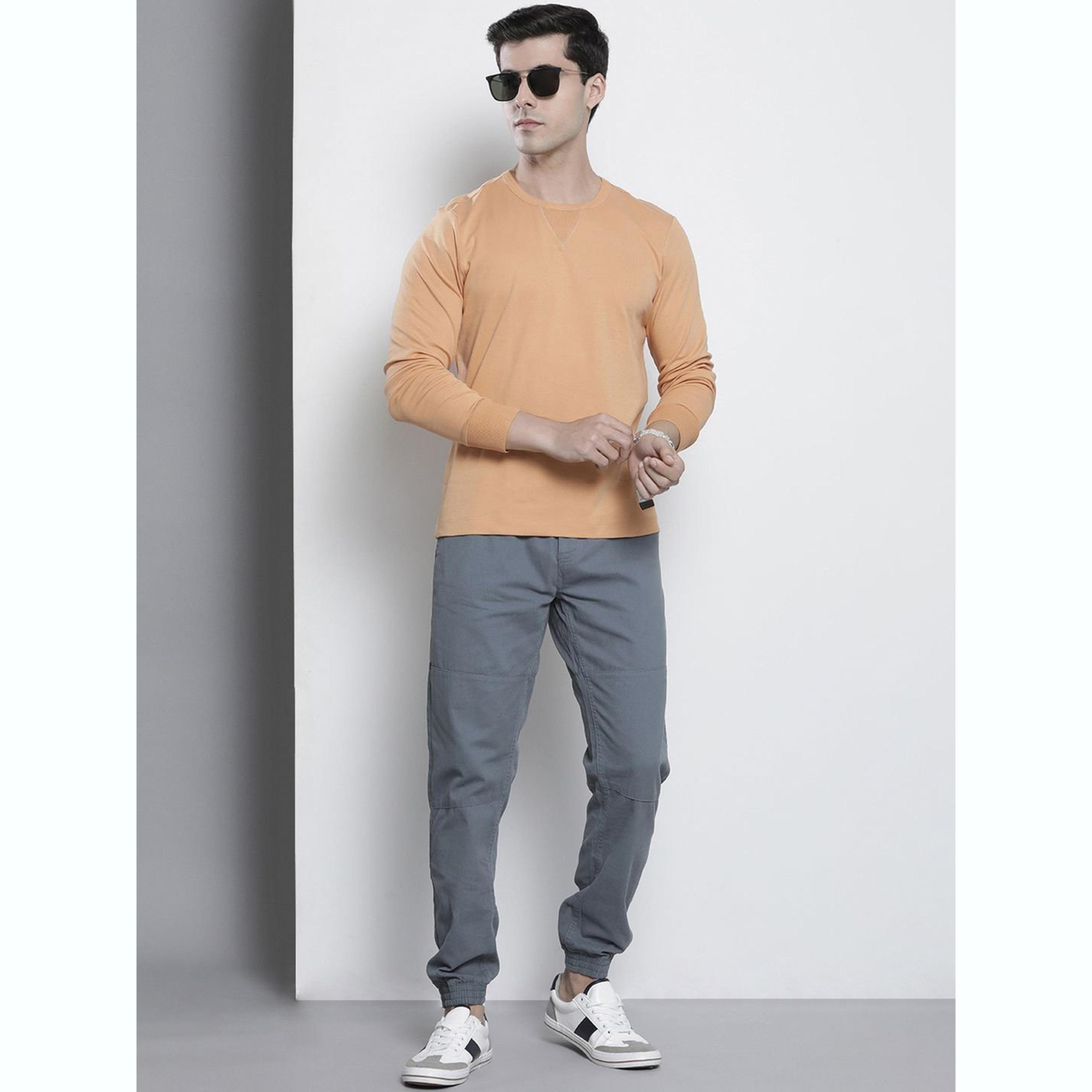 جينز جوغر بقصة ضيقة وحواف مطاطية-men-clothing-bottoms-jeans-image-2
