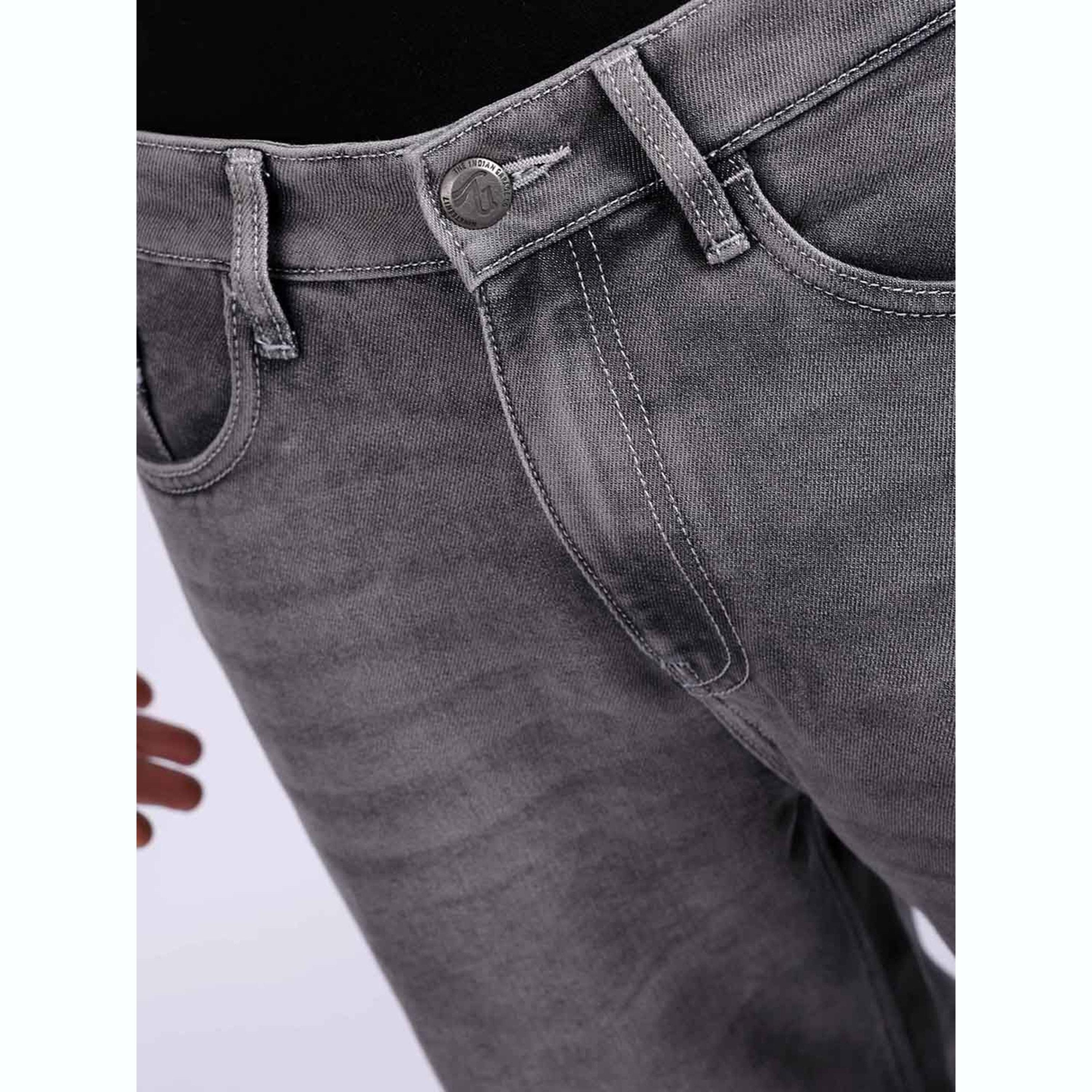 جينز بقصة فضفاضة ونمط طبعات-men-clothing-bottoms-jeans-image-4