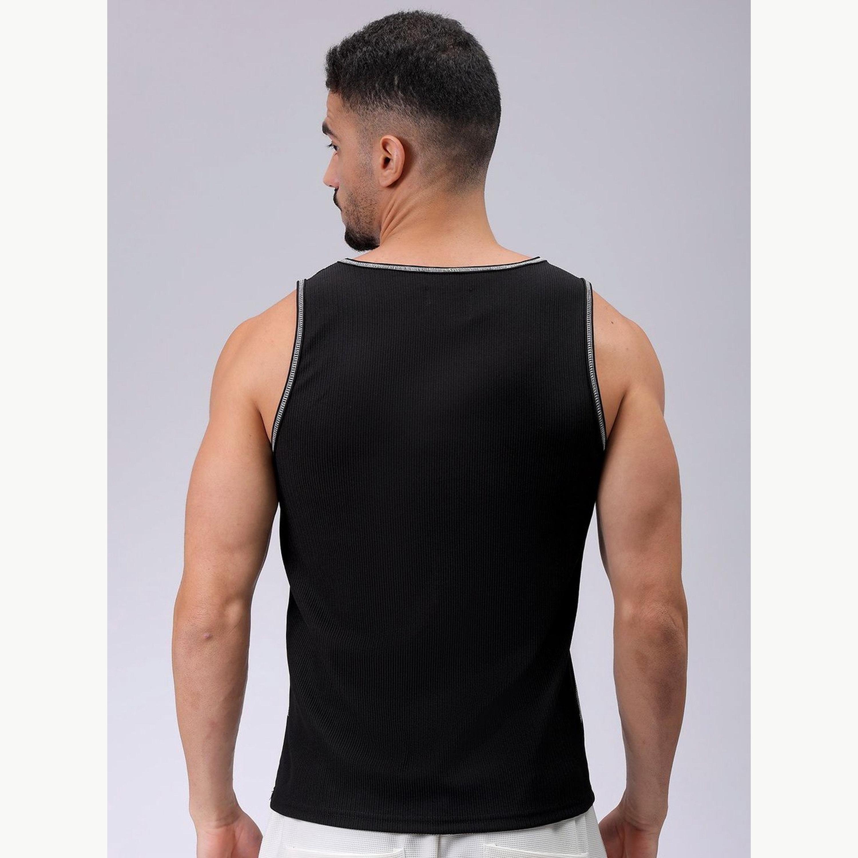 تيشيرت كت بياقة دائرية بتفاصيل بارزة الملمس وقصة عادية-men-clothing-tshirtsandpolos-vests-image-5