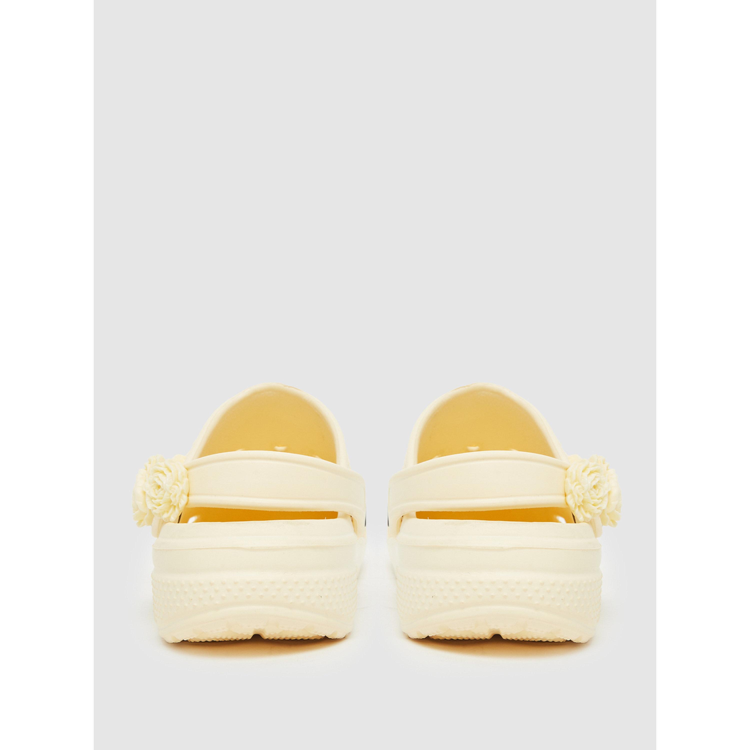ستايلي - شبشب مريح صفراء مزينة بالزهور-women-shoes-flipflopsandslides-image-6