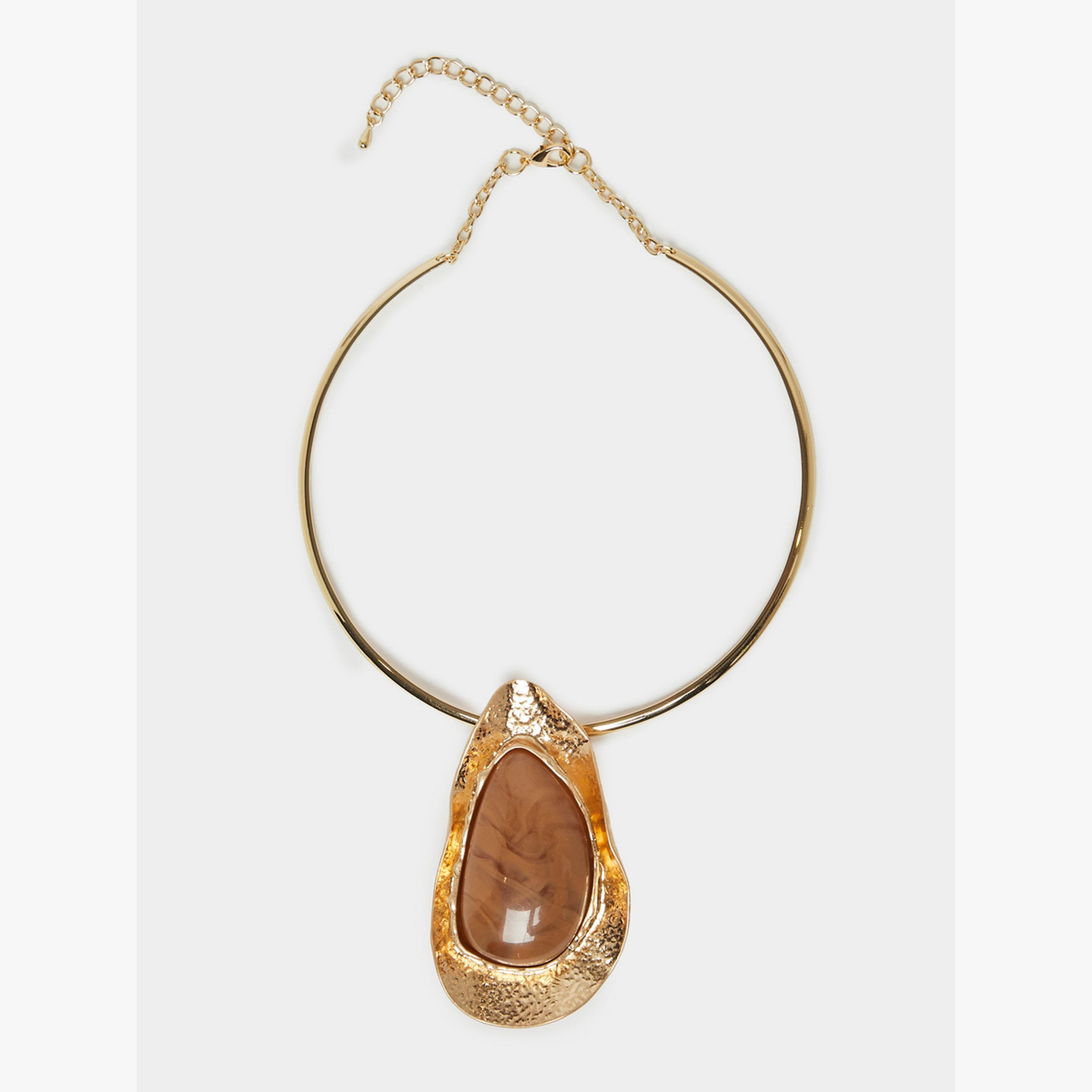 عقد تشوكر بقلادة بارزة-women-watchesandjewellery-jewellery-necklacesandpendants-image-1