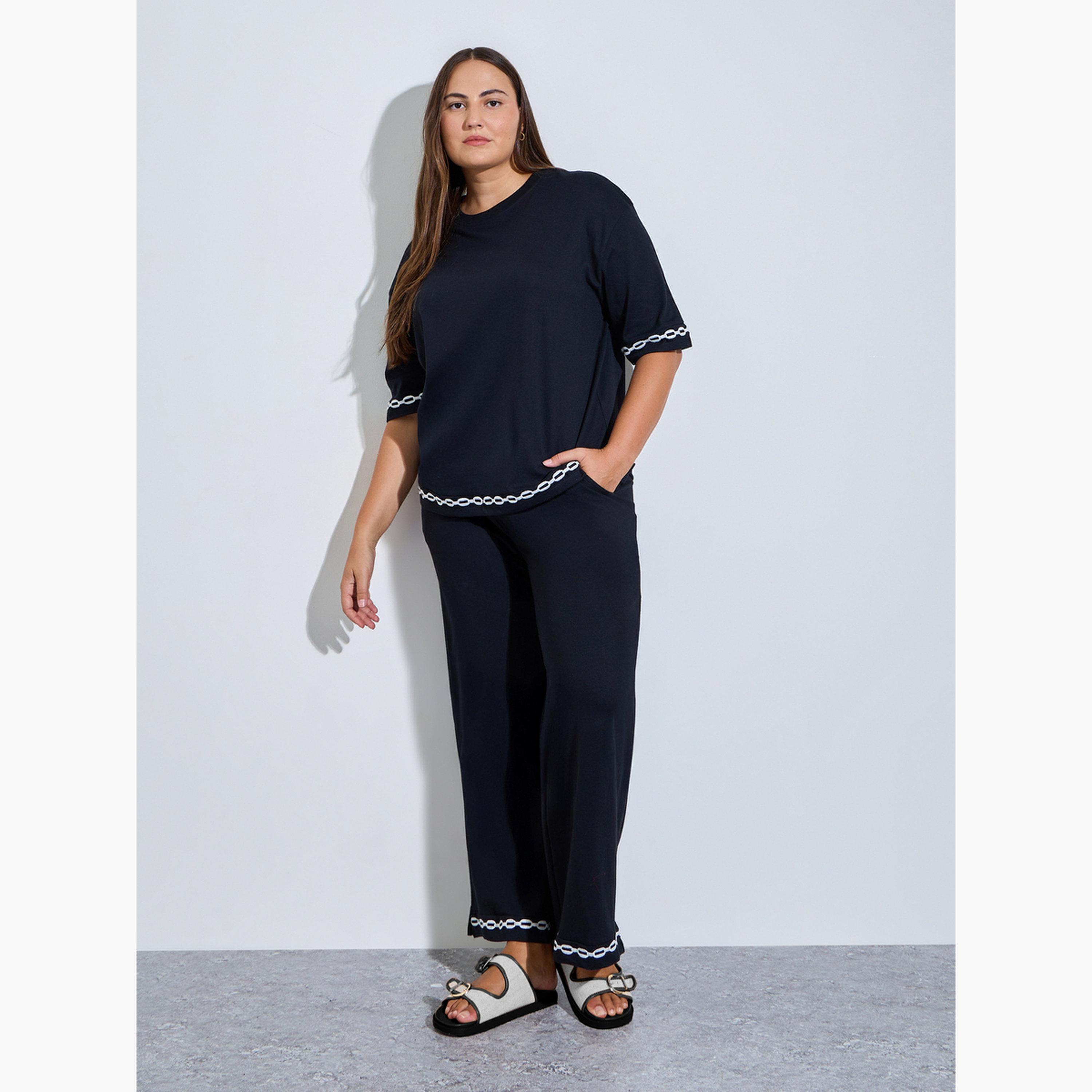 تيشيرت مقاس كبير بتطريز متباين-women-clothing-plussize-tshirts-image-2