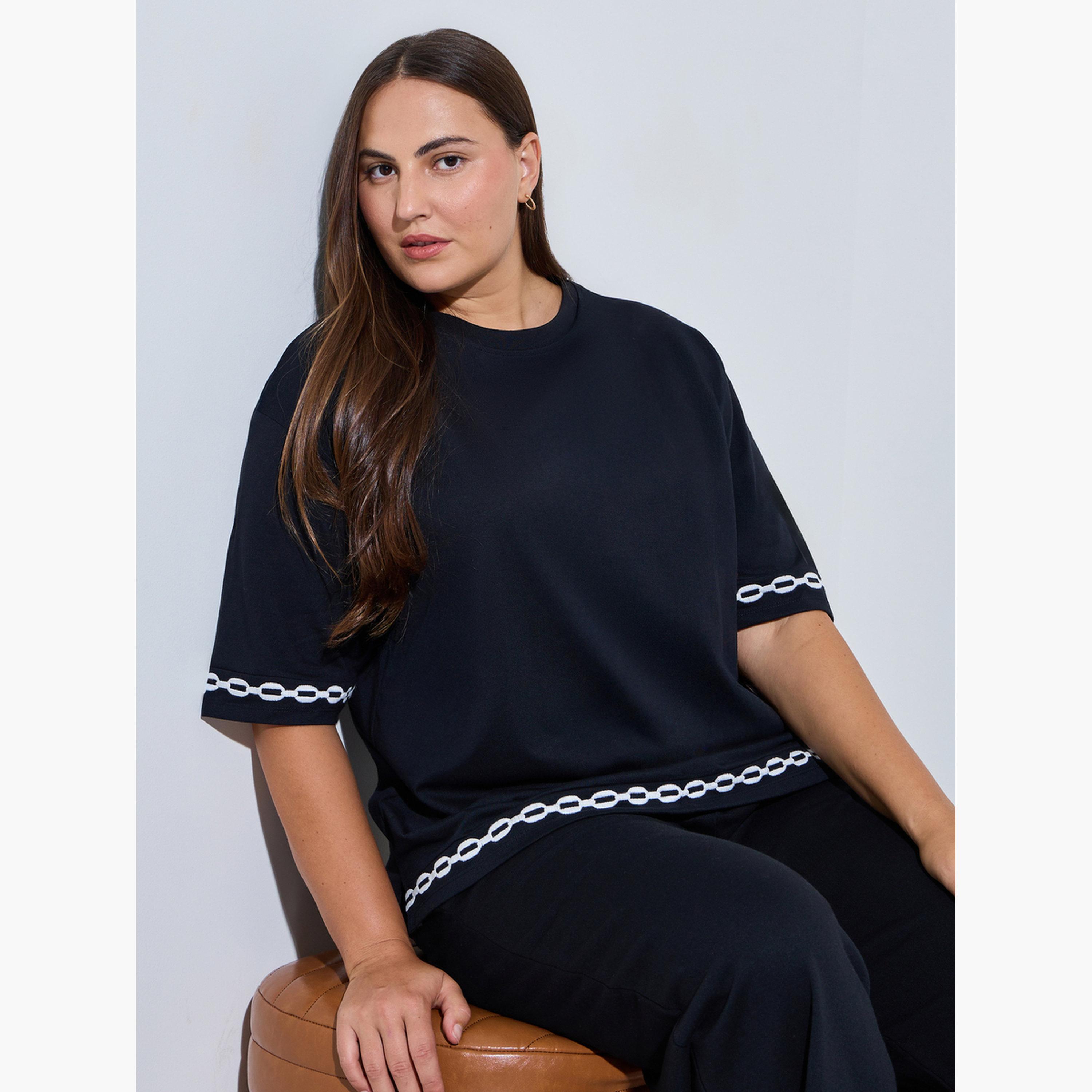 تيشيرت مقاس كبير بتطريز متباين-women-clothing-plussize-tshirts-image-3