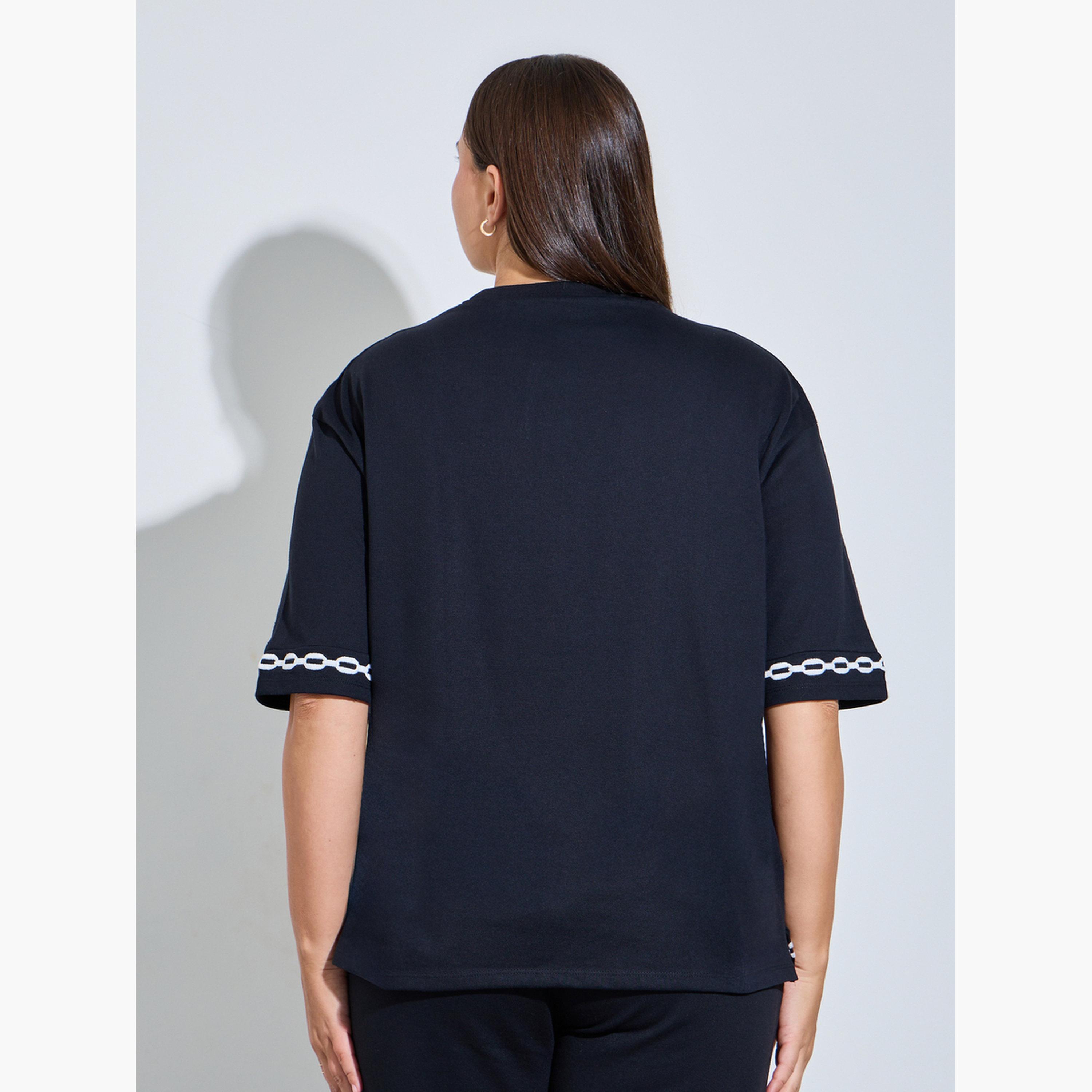 تيشيرت مقاس كبير بتطريز متباين-women-clothing-plussize-tshirts-image-4