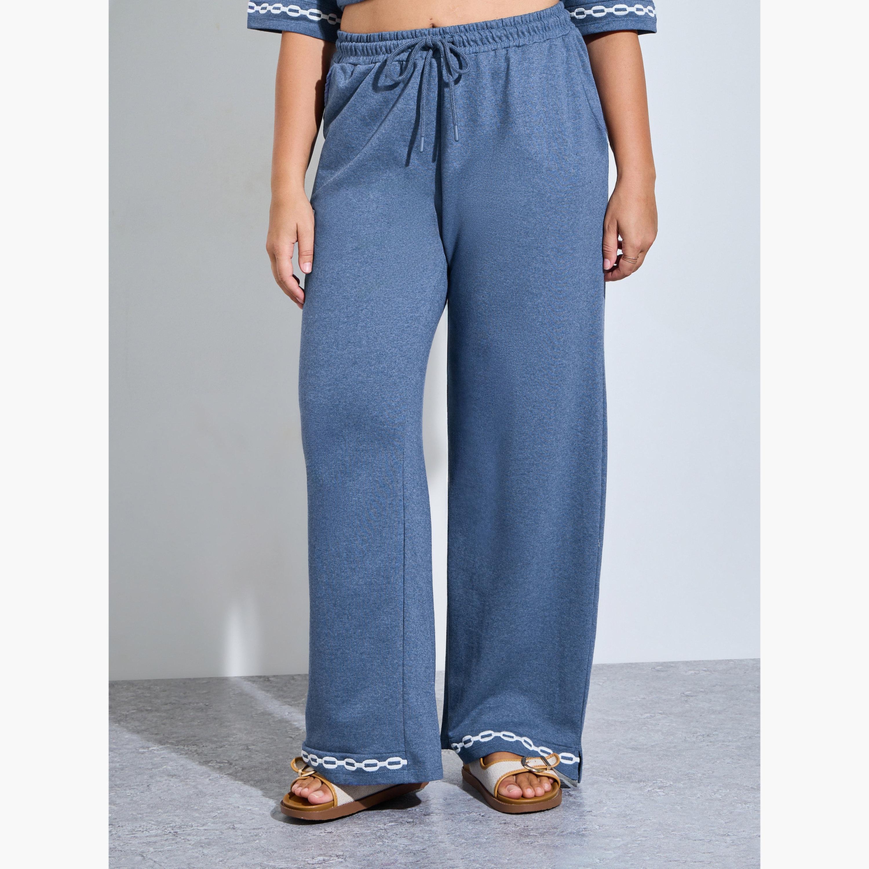 جوغر بأرجل واسعة ومقاس كبير بتطريز متباين-women-clothing-plussize-joggers-image-1
