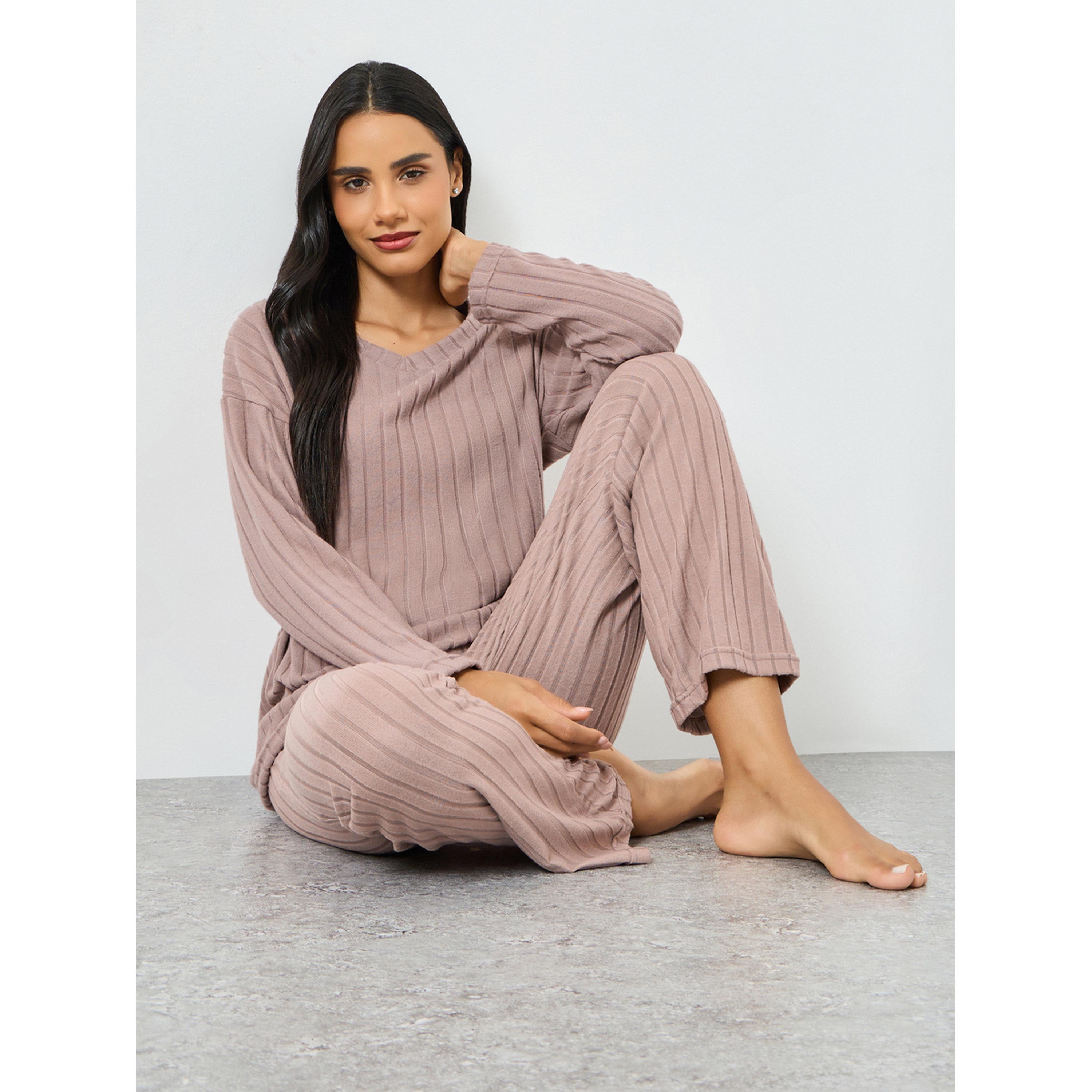 طقم بيجاما من بنطال وبلوزة مضلعة بأكمام طويلة-women-clothing-nightwear-pyjamas-longsets-image-3