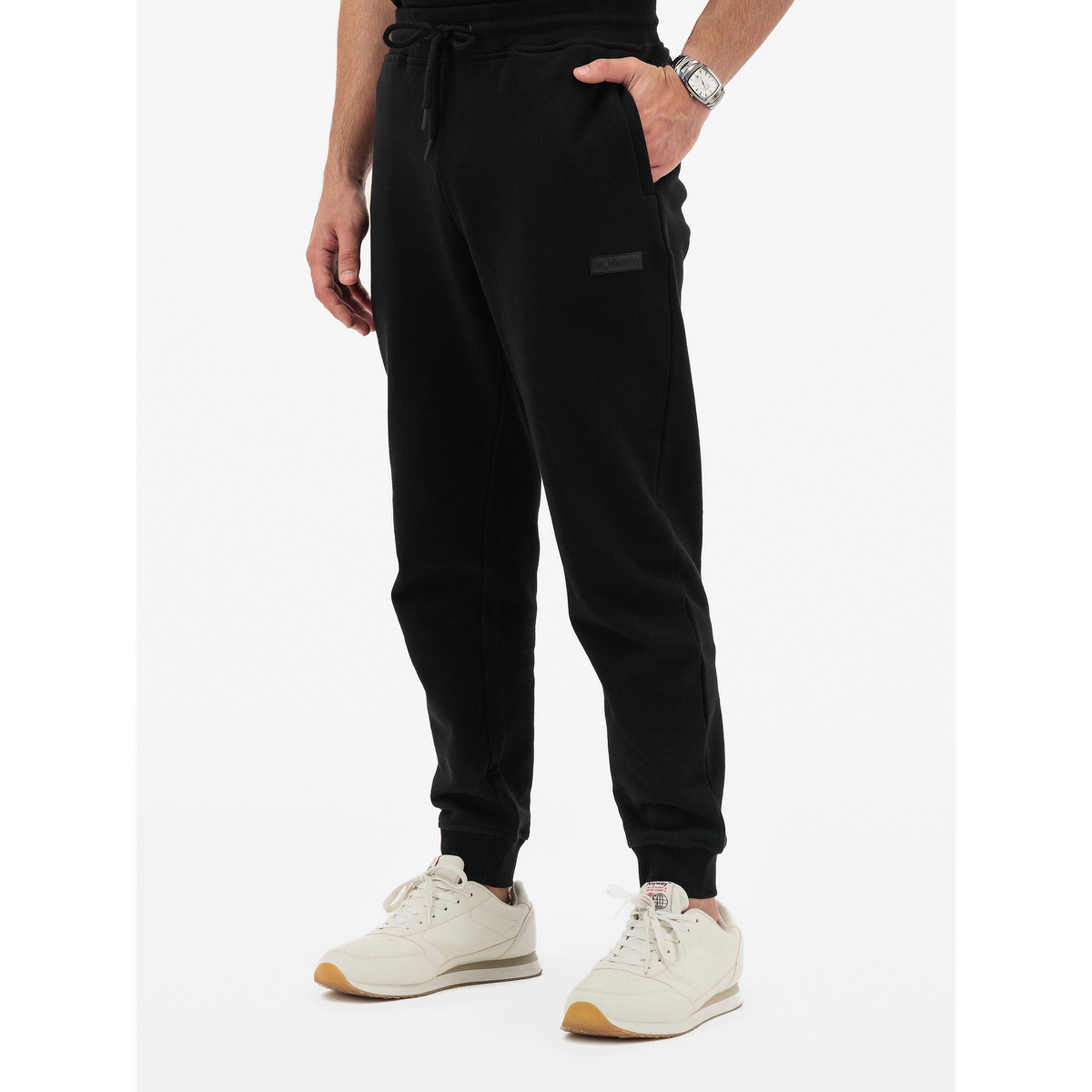 جوغر بقصة عادية وجيب بسحاب-men-clothing-bottoms-joggers-image-1