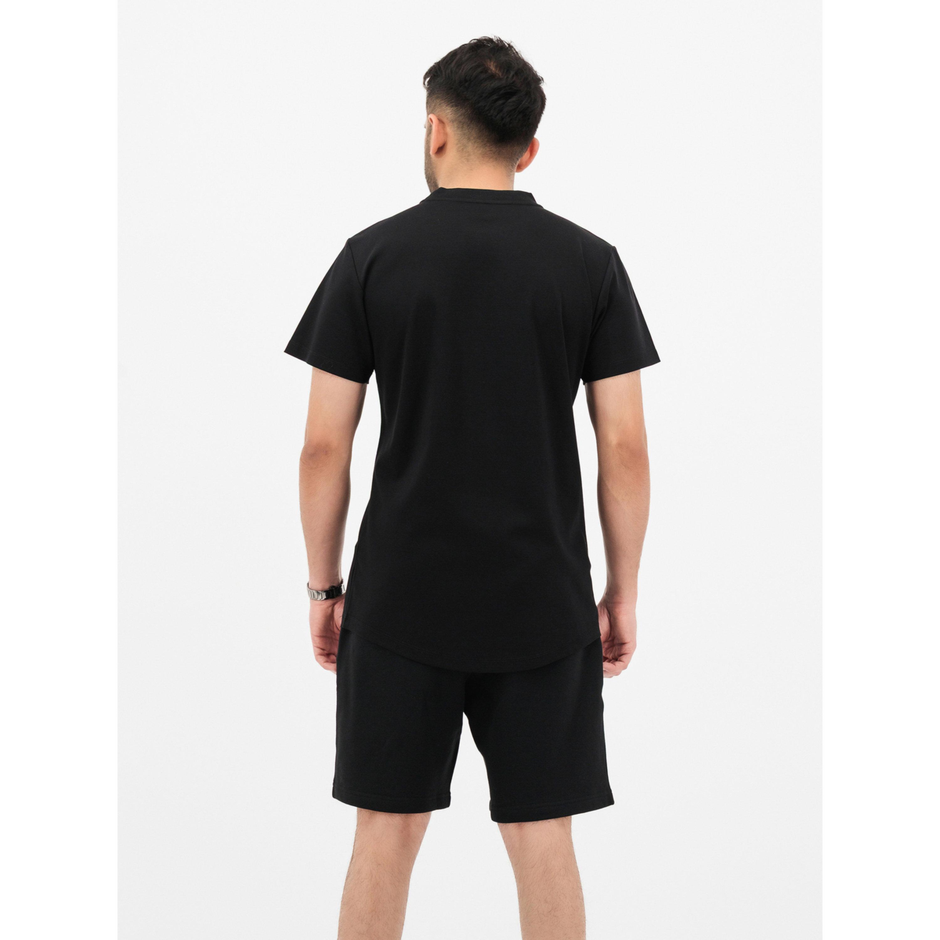 تيشيرت أسود بأكمام قصيرة وطبعة جرافيك-men-clothing-tshirtsandpolos-tshirts-image-2