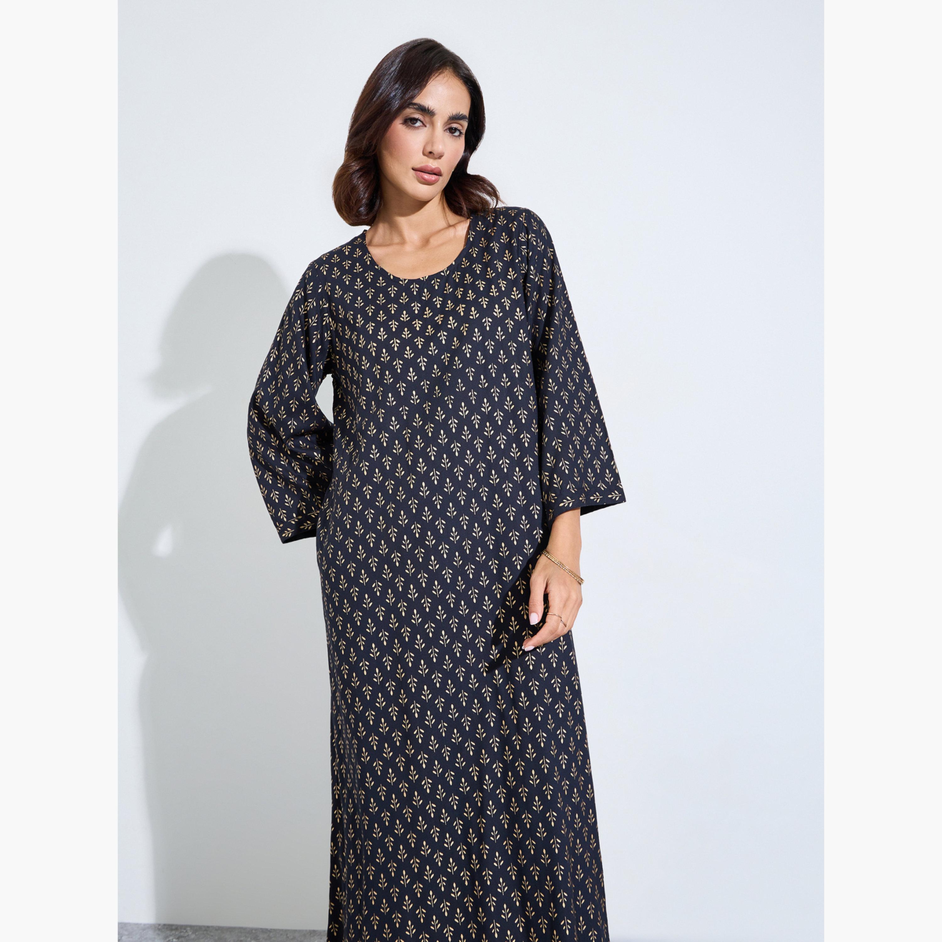 Amirah X Styli Black Foil Print Round Neck Jalabiya-women-arabicclothing-jalabiyas-image-2